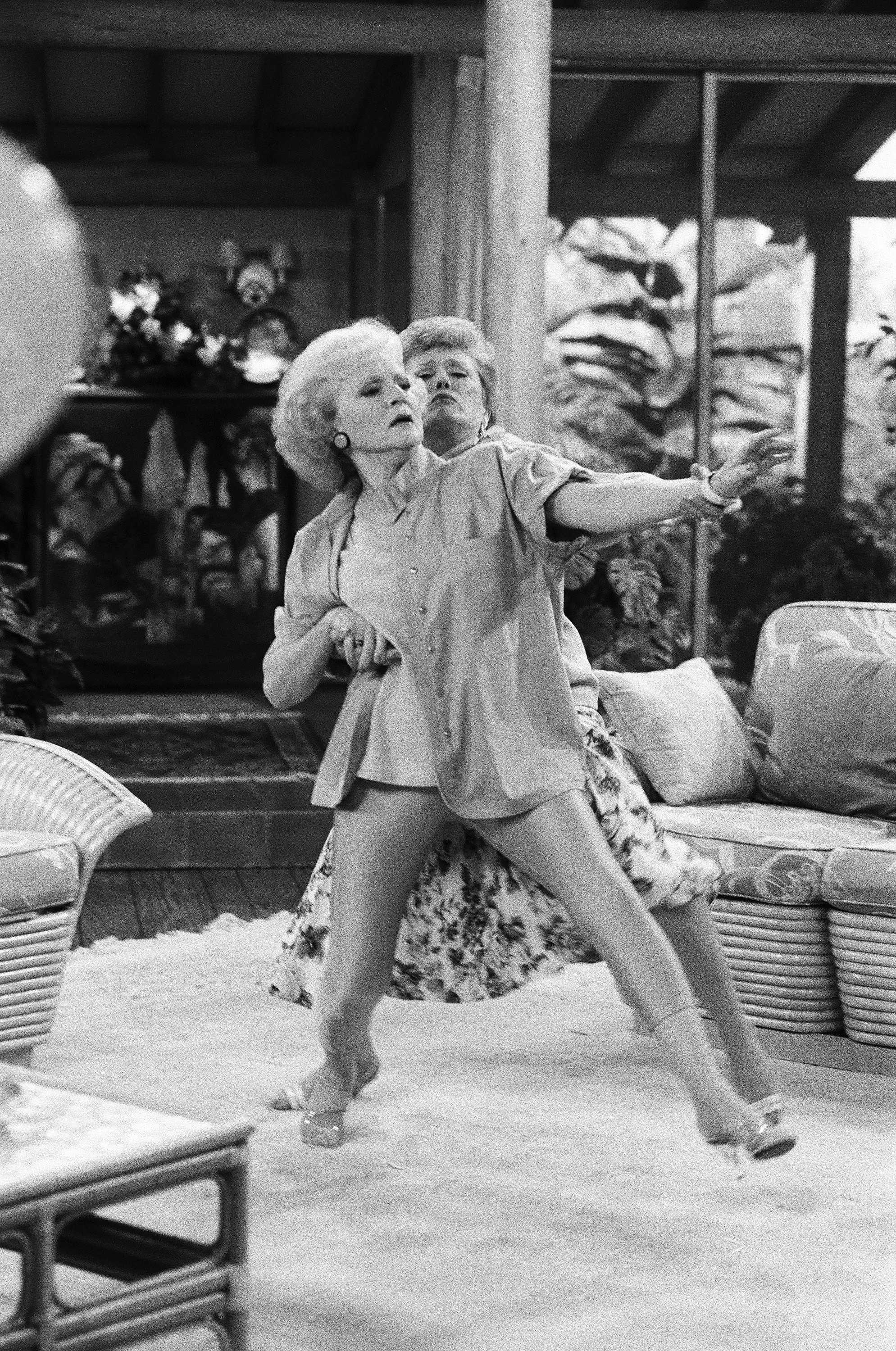 Betty White and Rue McClanahan in a scene from 'The Golden Girls'