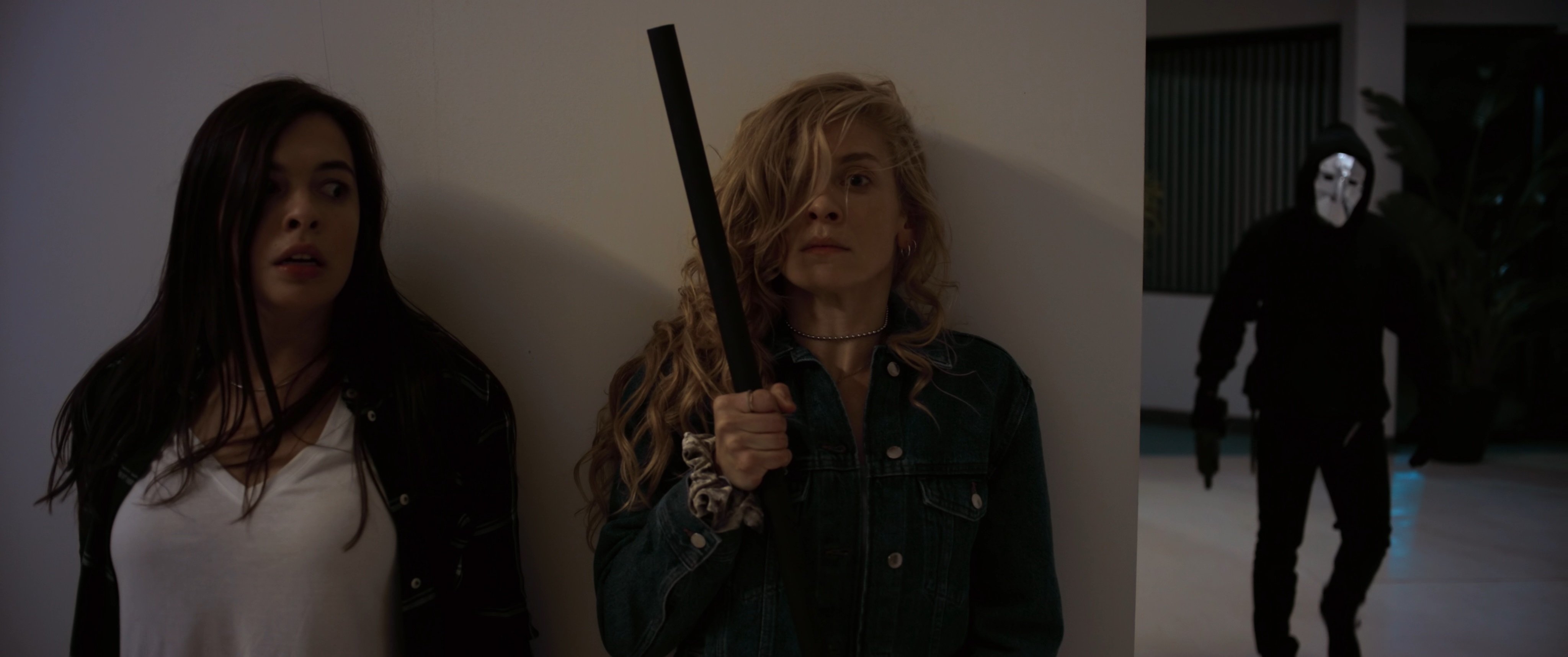 Isabella Gomez and Lindsay LaVanchy