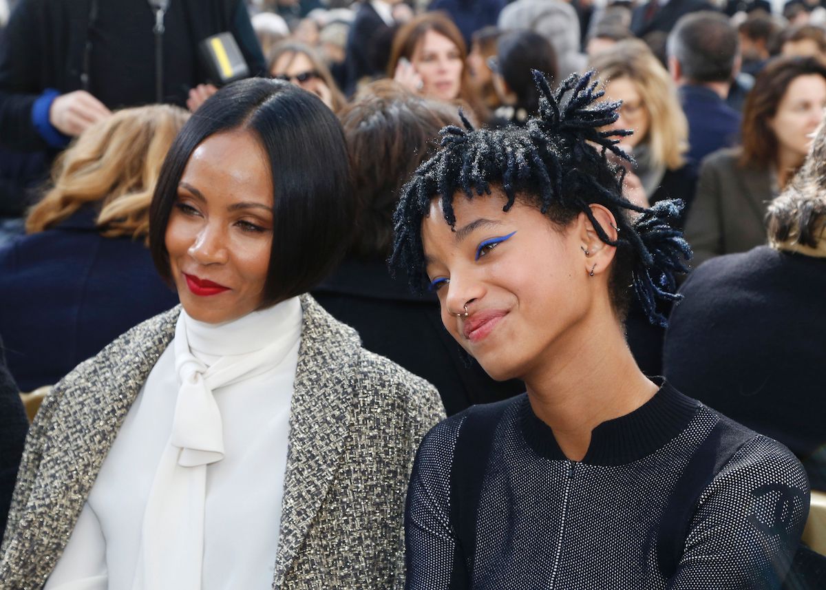 Willow Smith (R) the daughter of US actor Will Smith and her mother Jada Pinkett Smith attend the Chanel 2016-2017 fall/winter ready-to-wear collection on March 8, 2016 in Paris