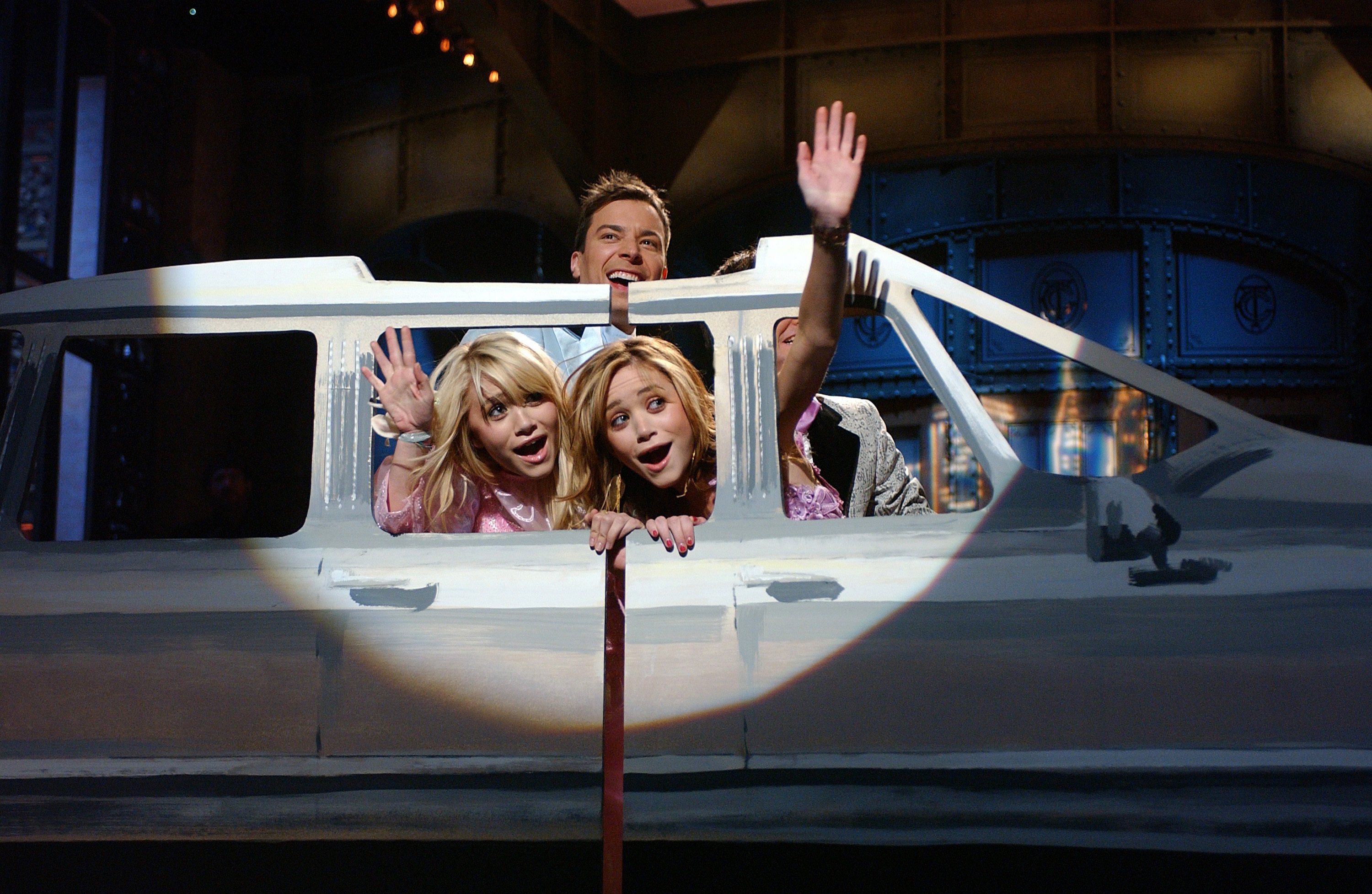 Mary-Kate and Ashley Olsen with Jimmy Fallon on 'Saturday Night Live'