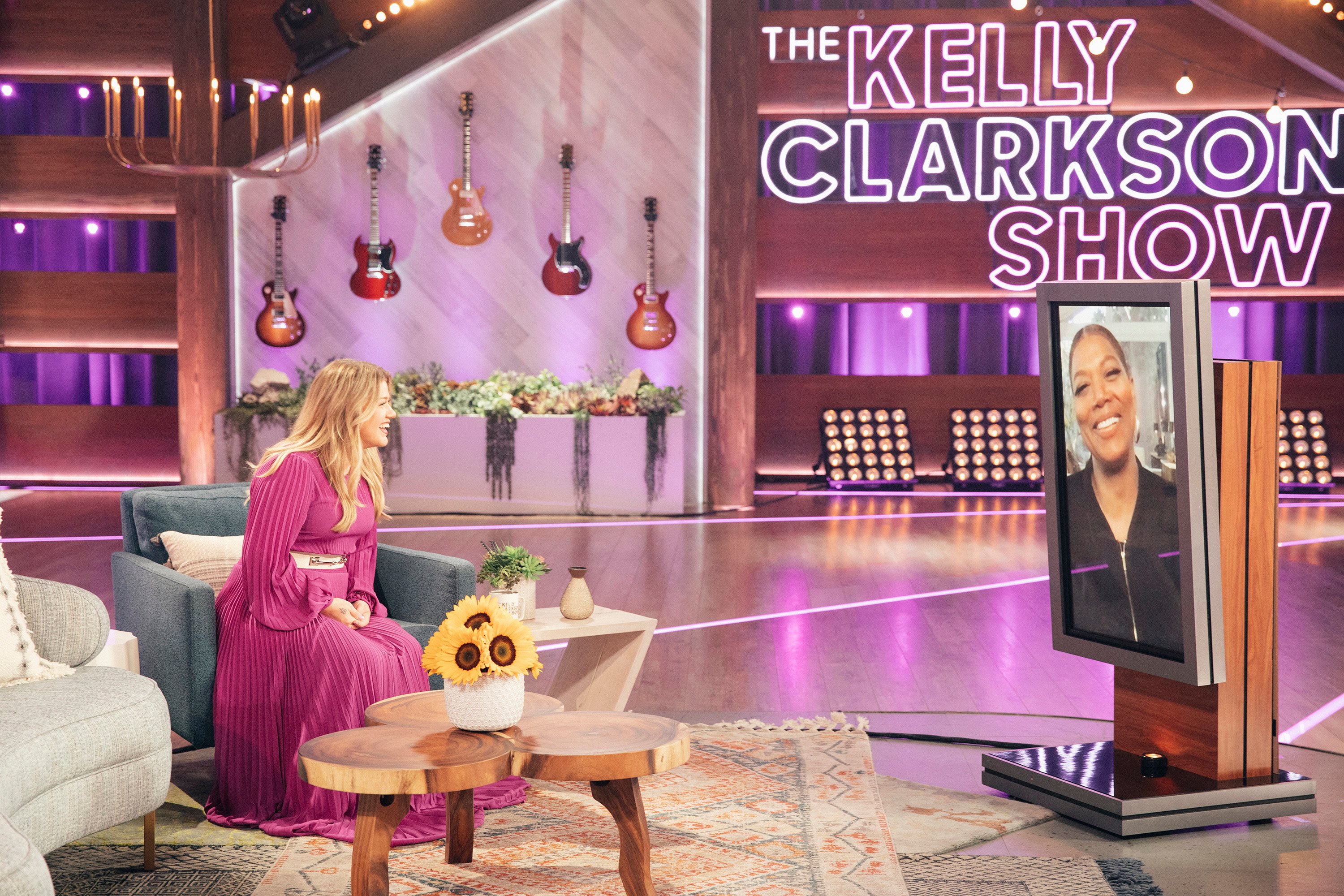 Kelly Clarkson and Queen Latifah on 'The Kelly Clarkson Show'
