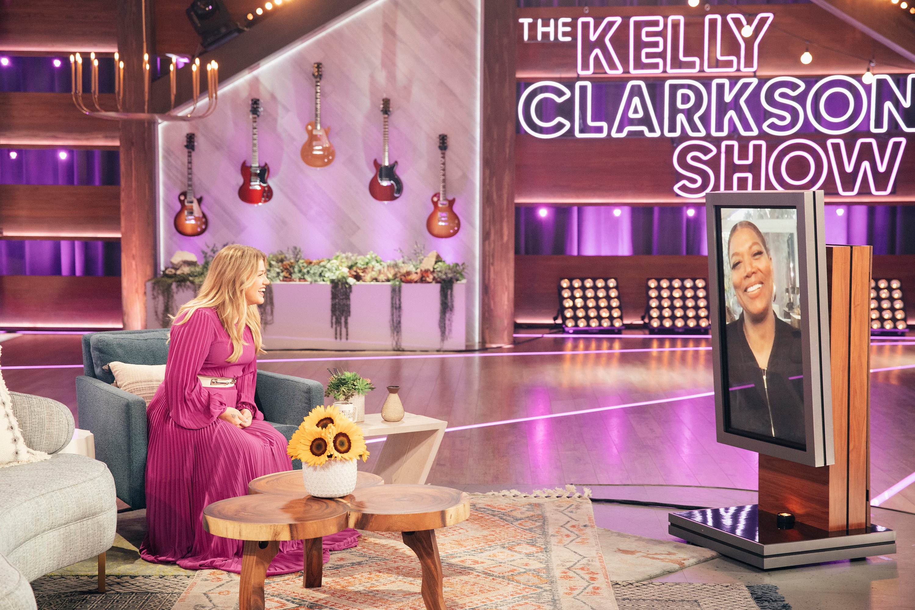 Kelly Clarkson and Queen Latifah on 'The Kelly Clarkson Show'