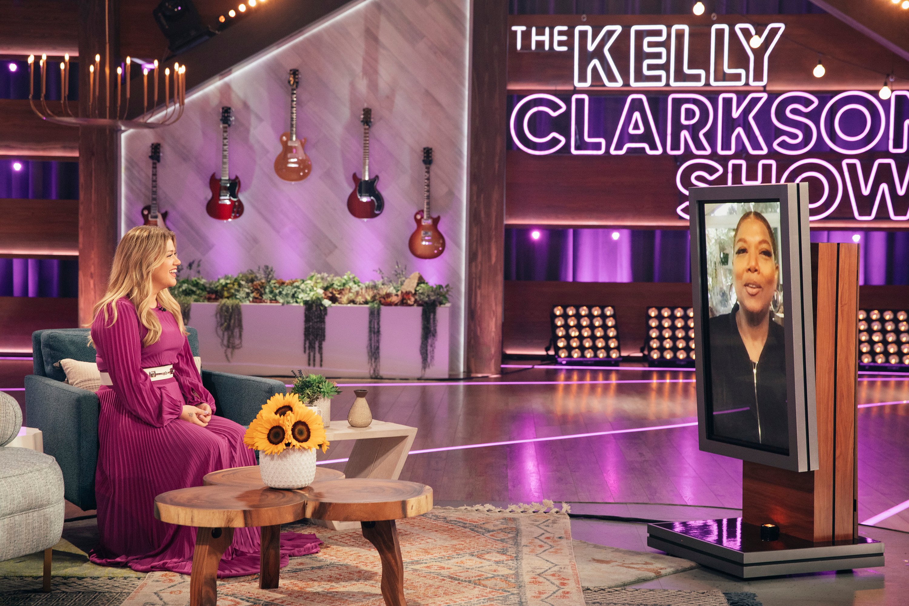 Kelly Clarkson and Queen Latifah on 'The Kelly Clarkson Show'