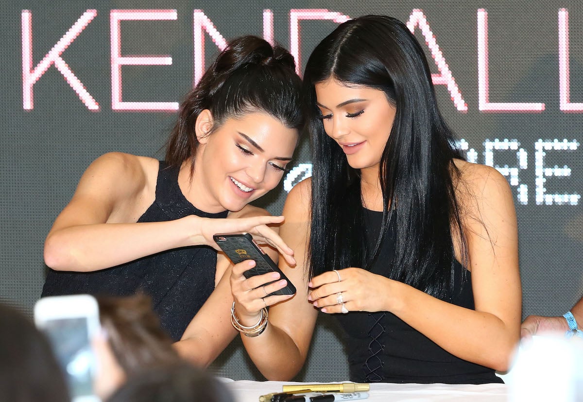 Kendall Jenner and Kylie Jenner arrive at Chadstone Shopping Centre on November 18, 2015 in Melbourne, Australia