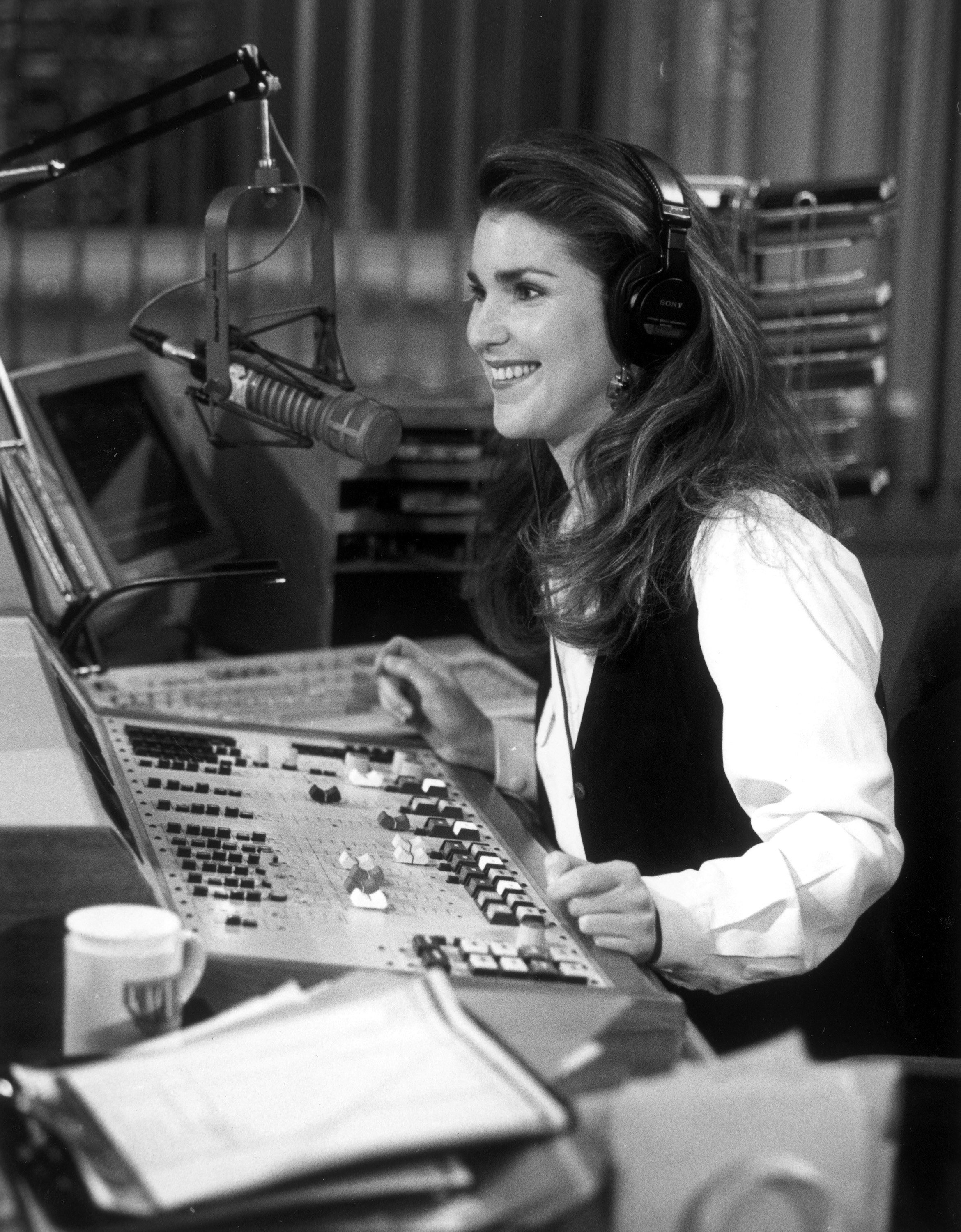 Peri Gilpin in 'Frasier' as Roz Doyle