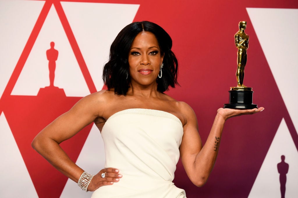 Regina King with her Oscar