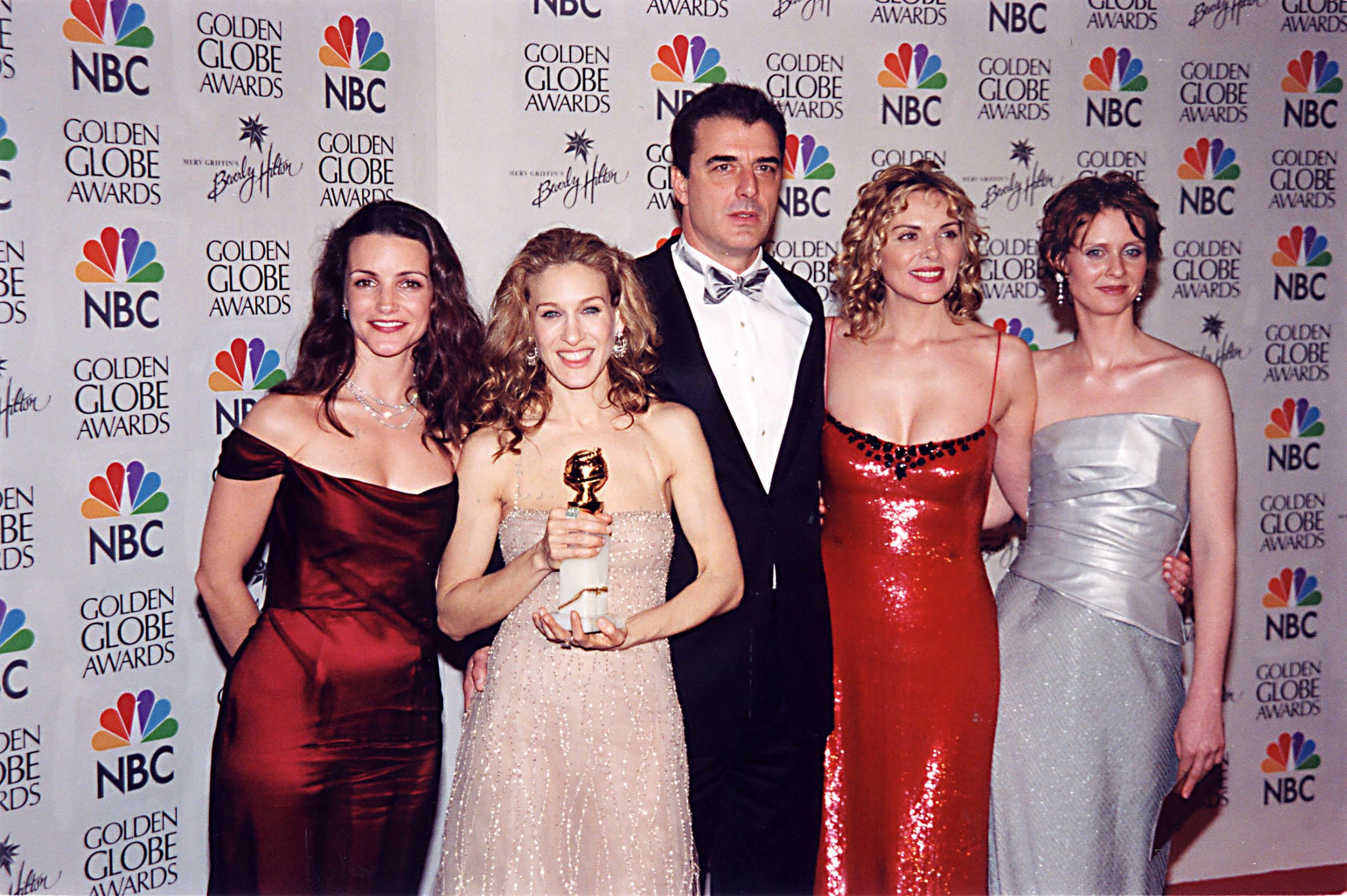 Kristin Davis, Sarah Jessica Parker, Chris Noth, Kim Cattrall and Cynthia Nixon appear at the Golden Globes in 2000