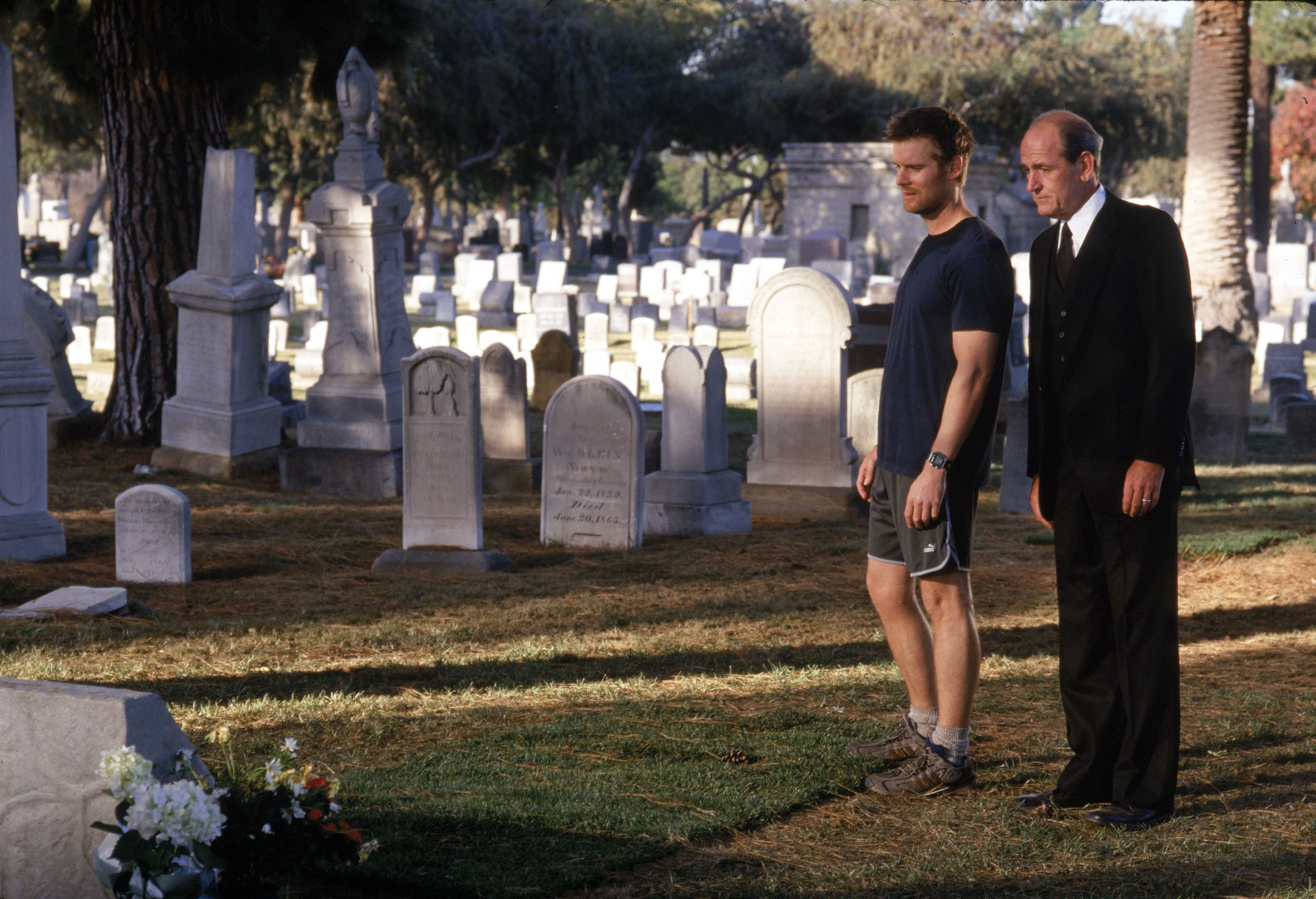 Peter Krause and Richard Jenkins in 'Six Feet Under'