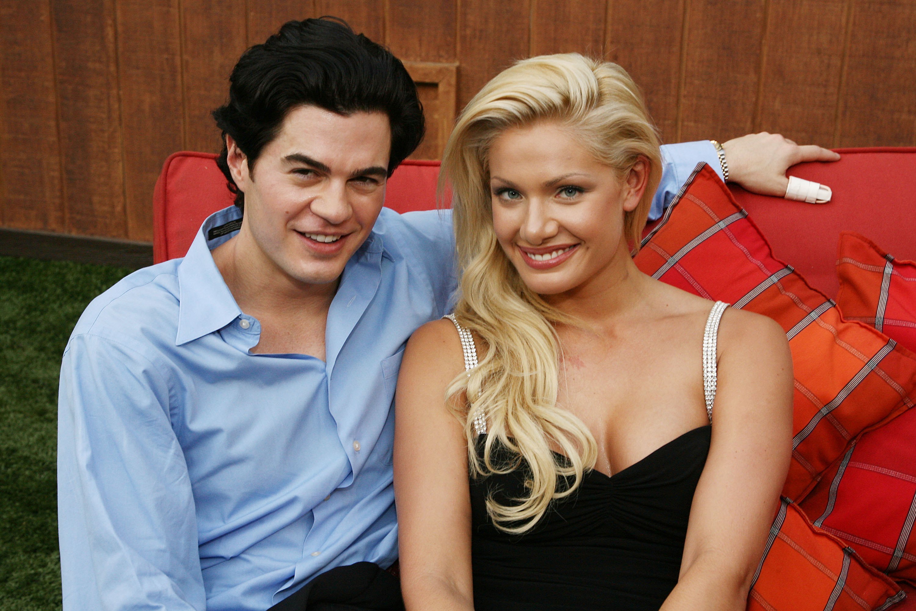 Will Kirby (L) and Janelle Pierzina pose at Big Brother 7: All-Stars