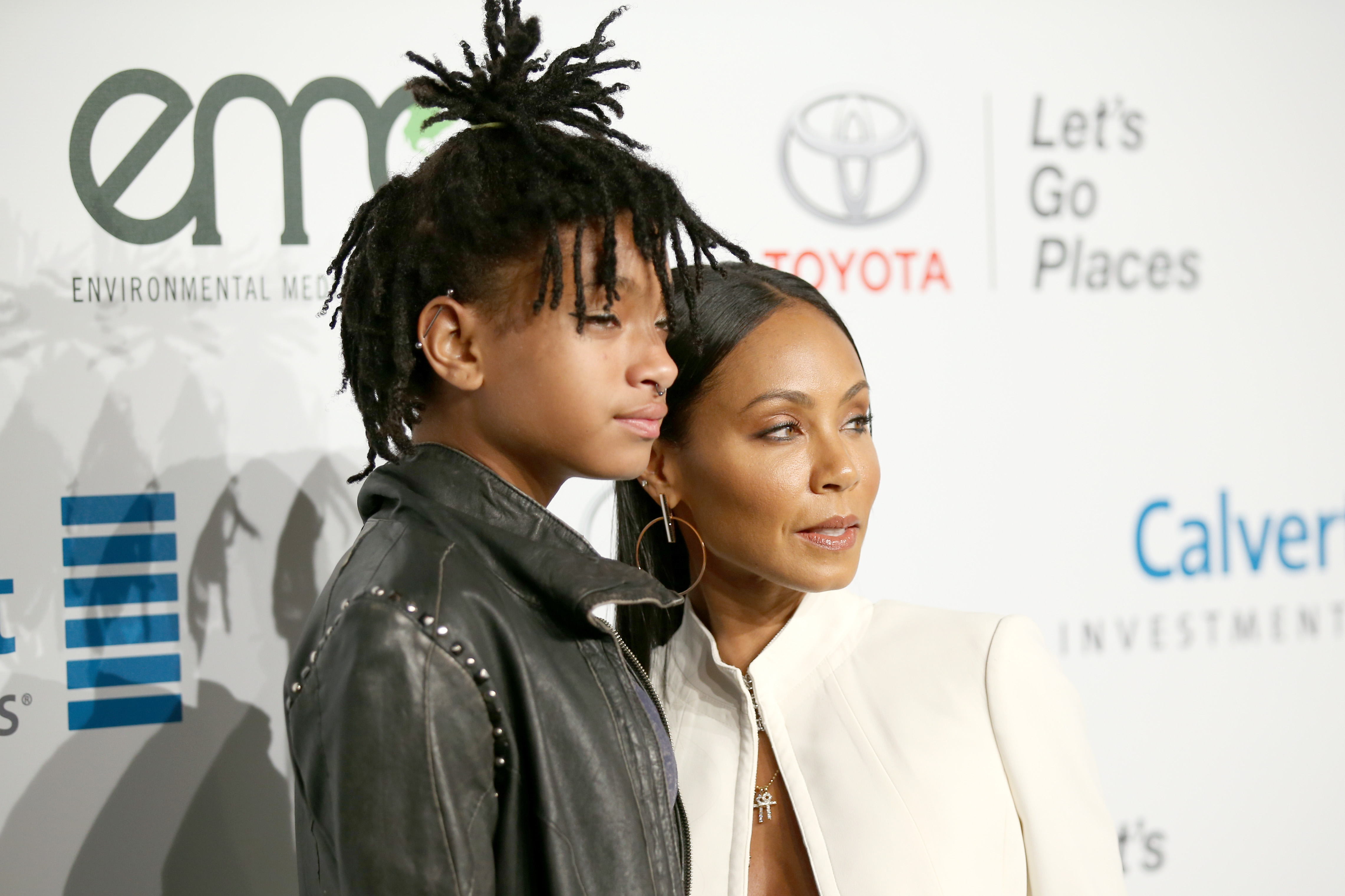 Singer Willow Smith and actress Jada Pinkett Smith attend the Environmental Media Association 26th Annual EMA Awards Presented By Toyota, Lexus And Calvert at Warner Bros. Studios on October 22, 2016 in Burbank, California.