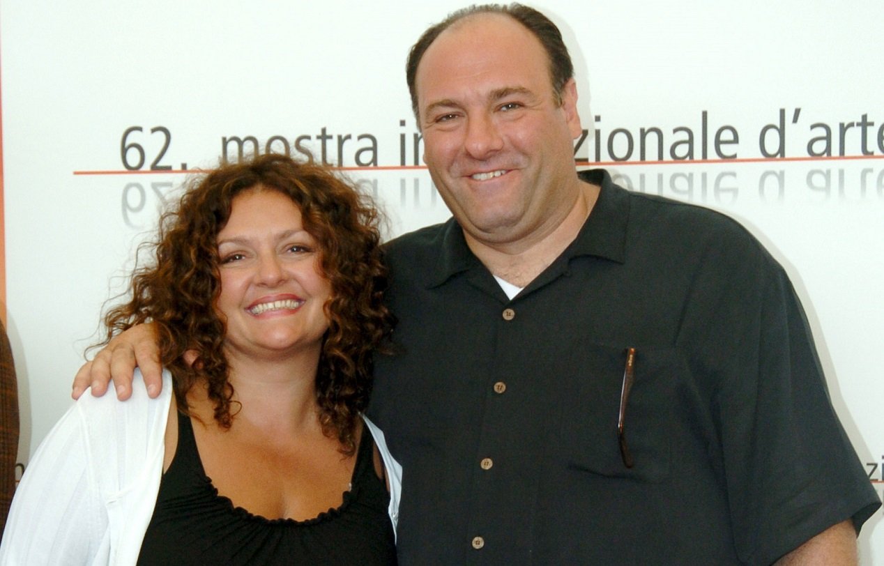 Aida Turturro and James Gandolfini pose together