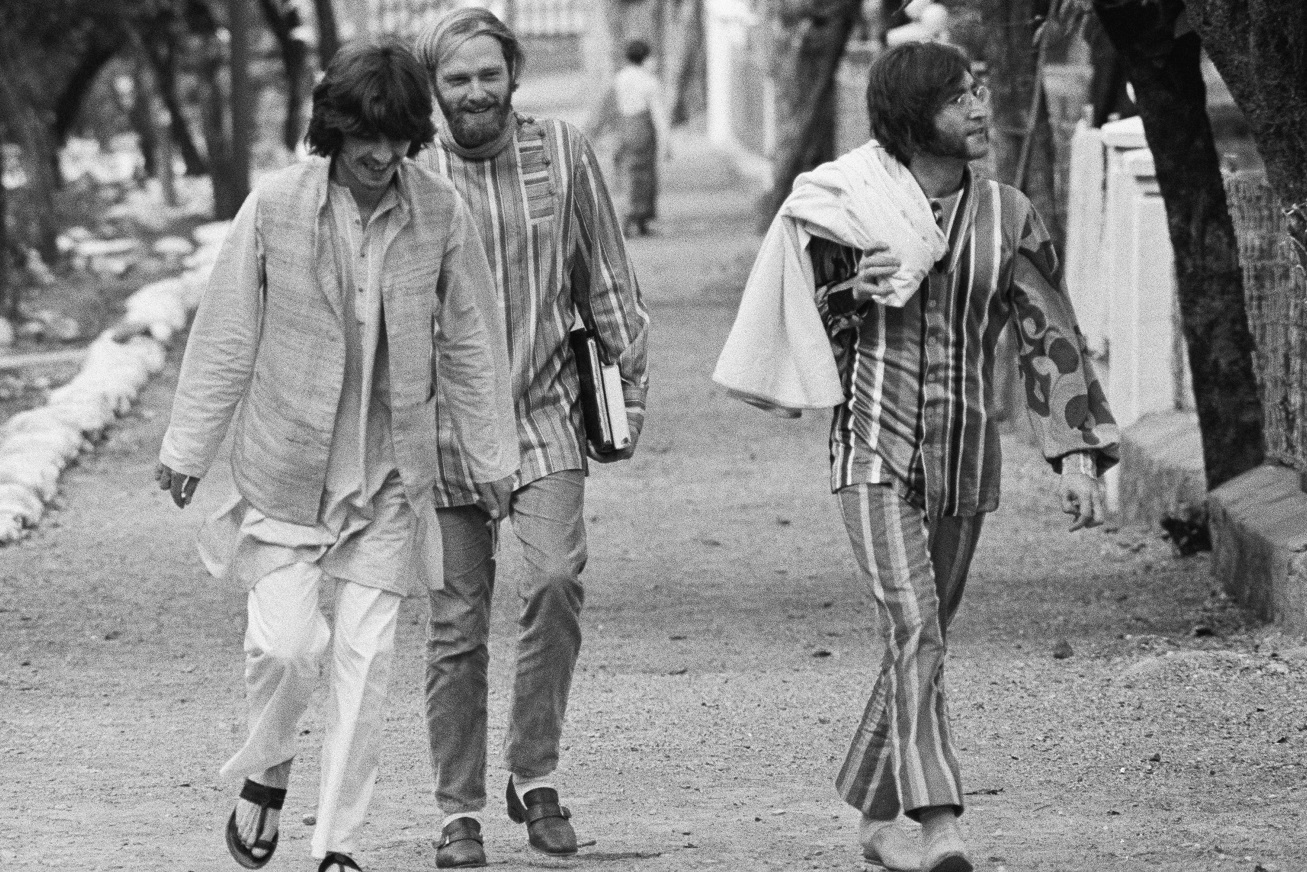 Lennon and Harrison in India