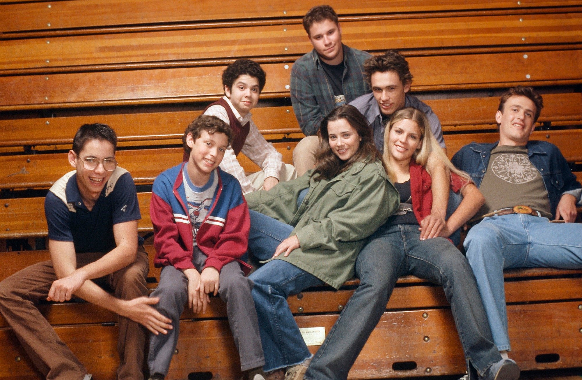 {l-r front row) Martin Starr , John Francis Daley, Linda Cardellini, Busy Philipps, Jason Segel, (back row l-r) Samm Levine, Seth Rogen, and James Franco of 'Freaks and Geeks' 