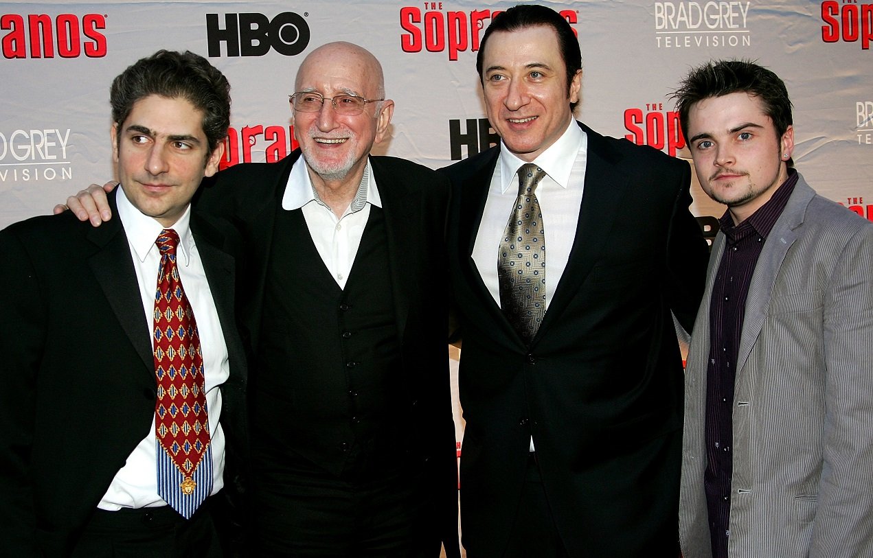 'Sopranos' cast posing together