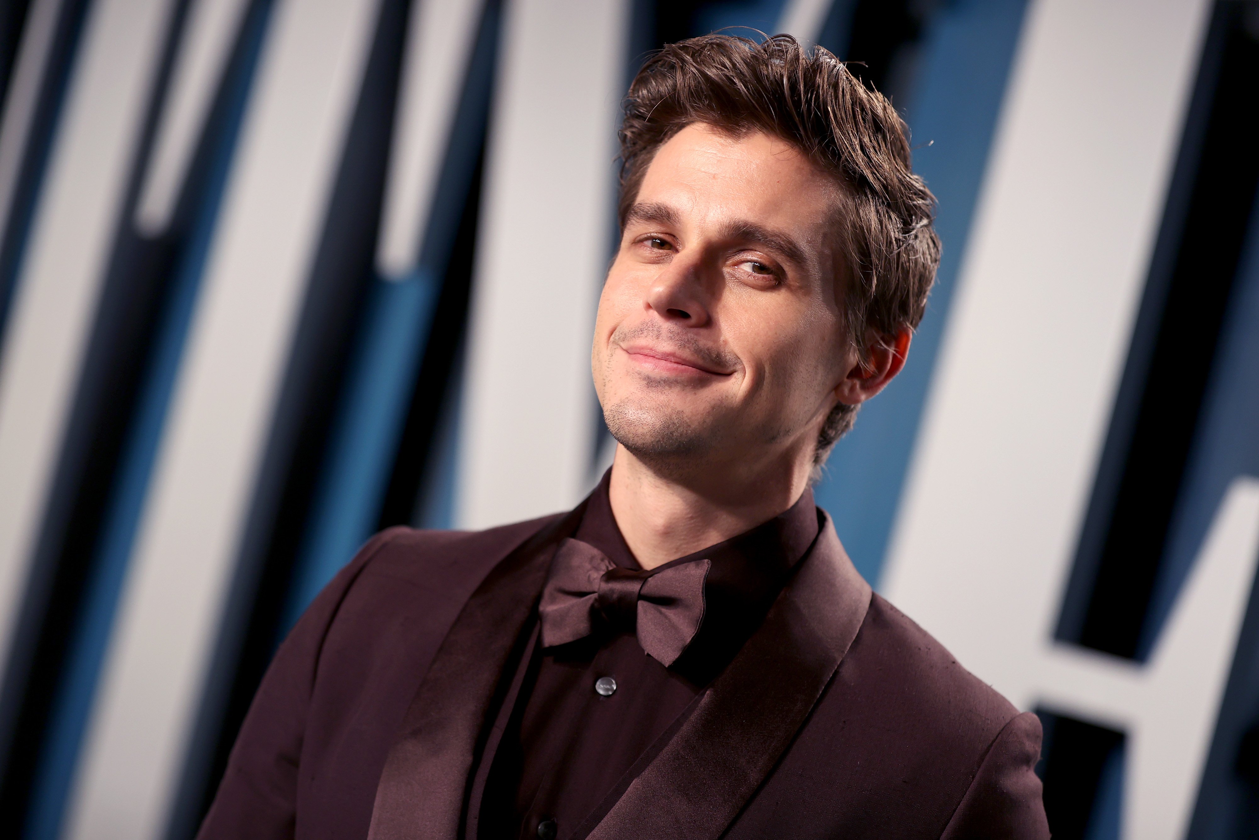 Antoni Porowski attends the 2020 Vanity Fair Oscar Party