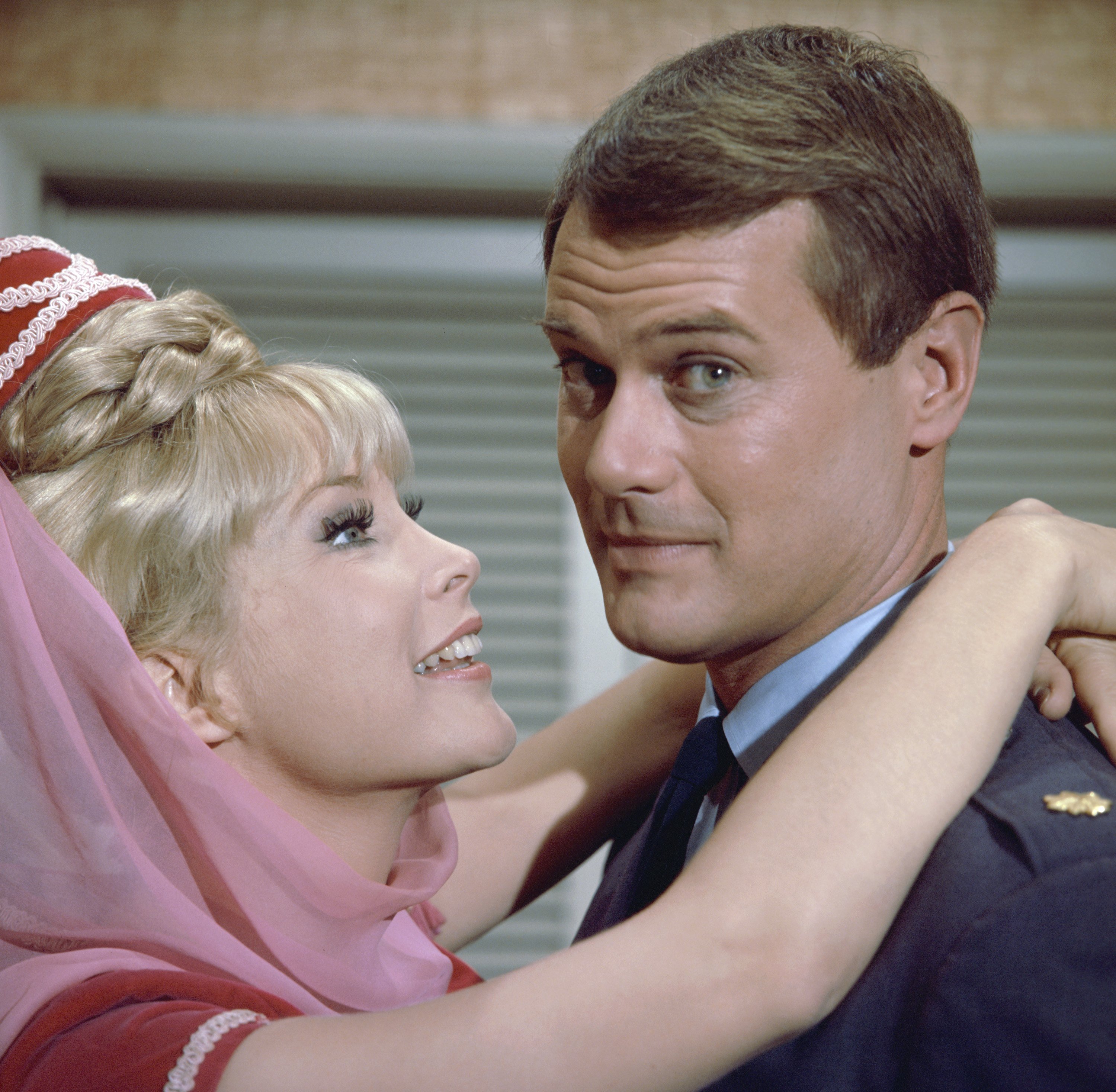 Barbara Eden and Larry Hagman of 'I Dream of Jeannie' 