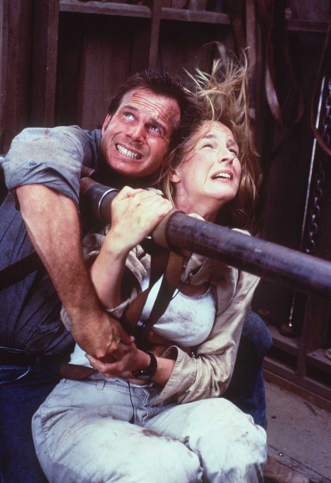 Bill Paxton and Helen Hunt in a scene from 'Twister'