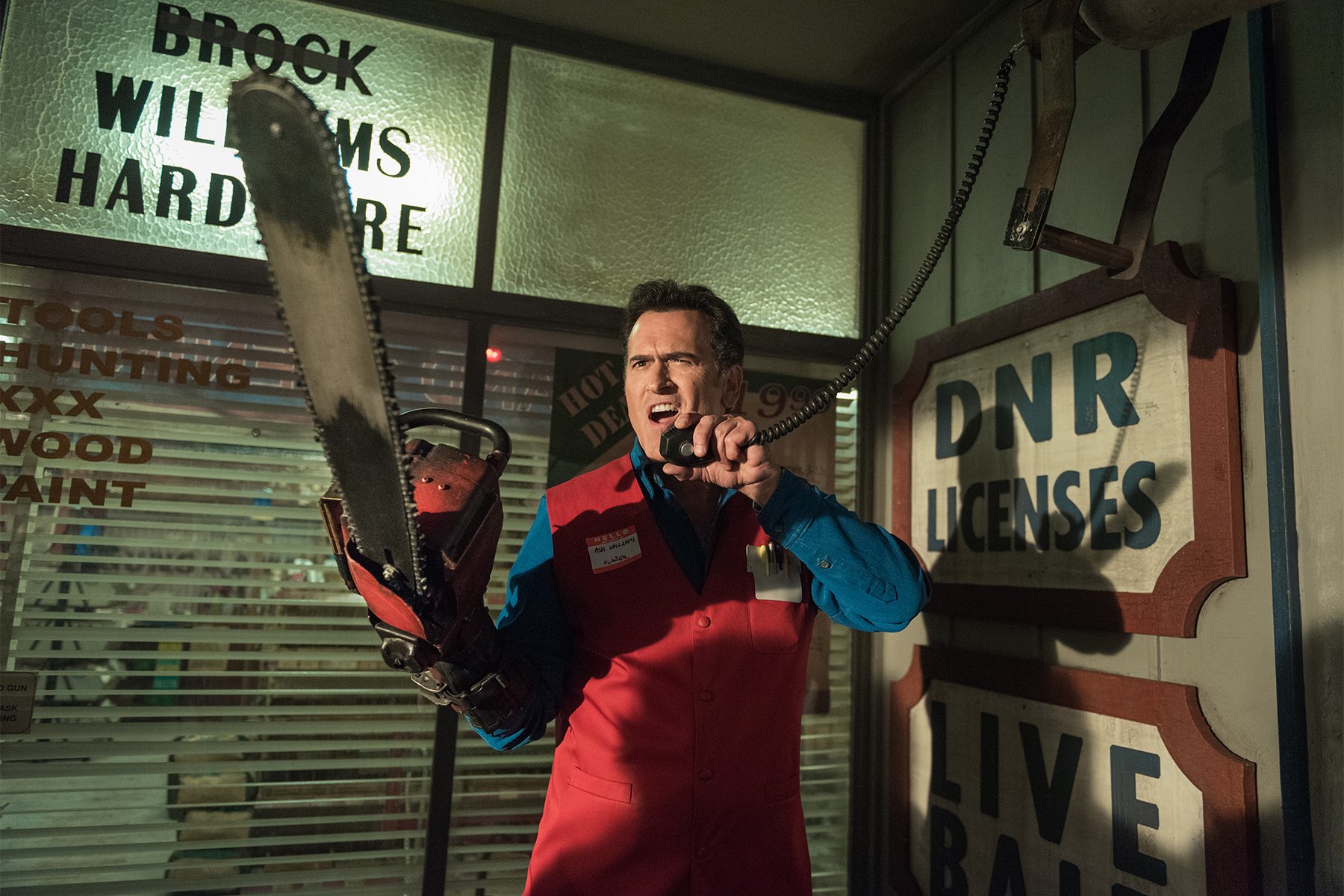 Bruce Campbell chainsaw