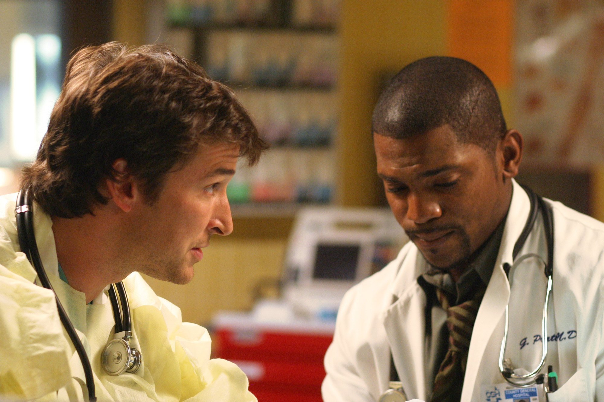 Noah Wyle as Dr. John Carter (left) and Mekhi Phifer as Dr. Gregory Pratt on the TV show 'ER.'