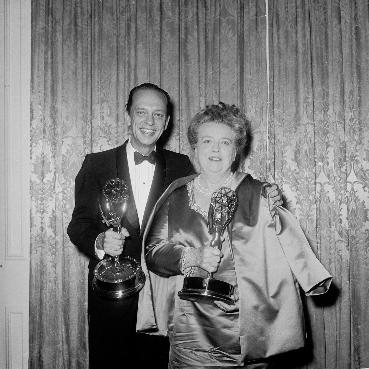 Frances Bavier and Don Knotts hold their Emmy awards in 1967