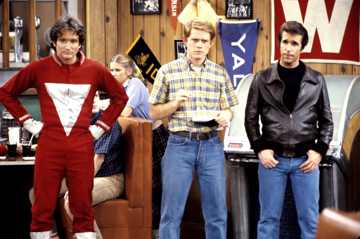 Robin Williams, Ron Howard, and Henry Winkler in a scene from 'Happy Days'