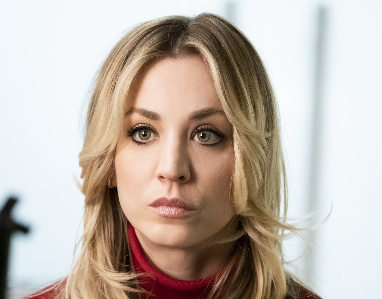 The Big Bang Theory Star Kaley Cuoco Struggled Filming A Love Scene