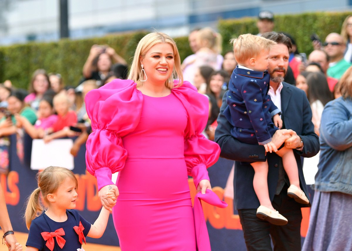 Kelly Clarkson and Brandon Blackstock with their children