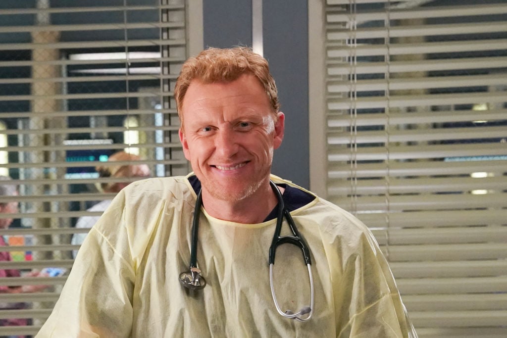 Kevin McKidd as Owen Hunt smiling, wearing scrubs