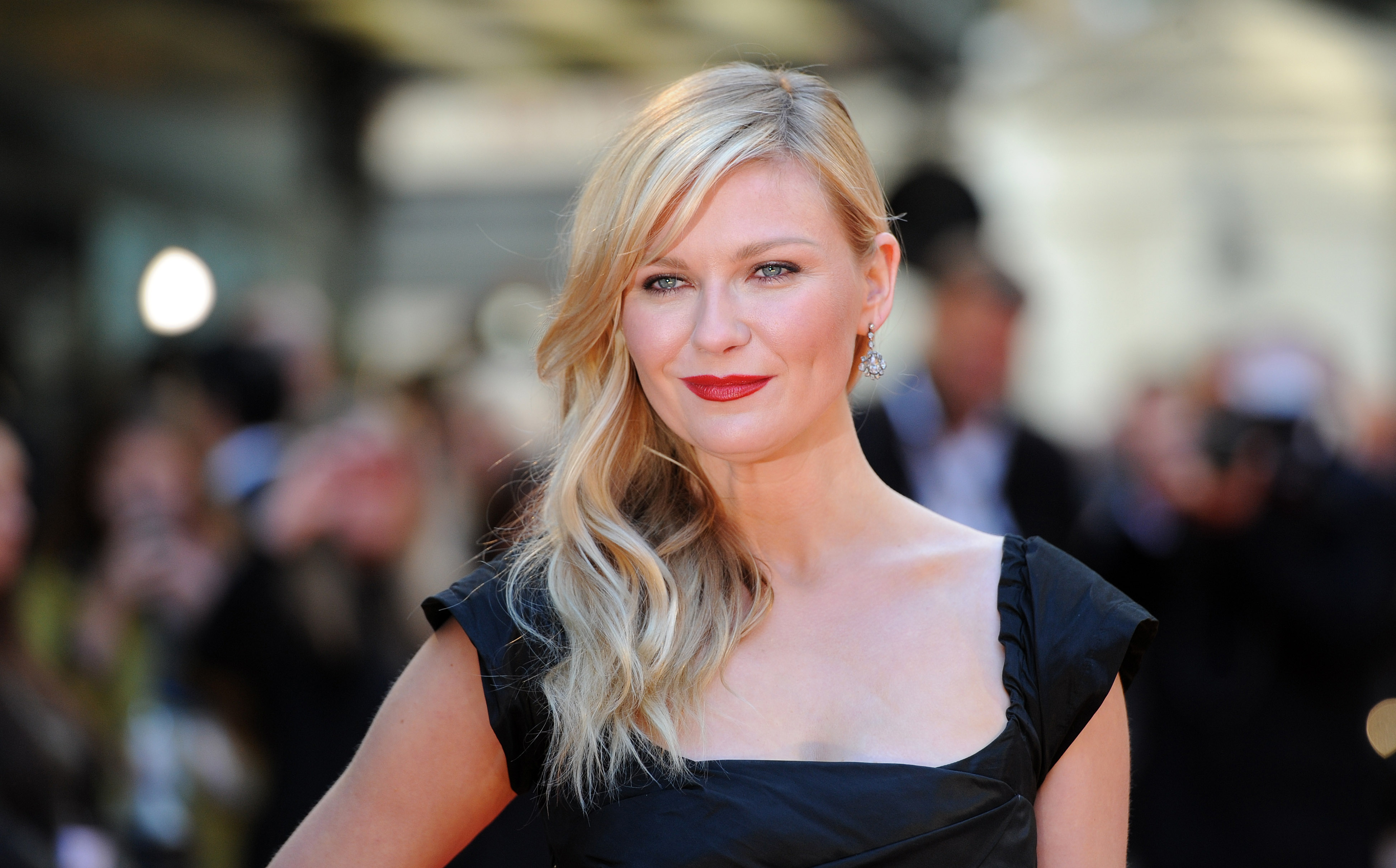 Kirsten Dunst attending a movie premiere