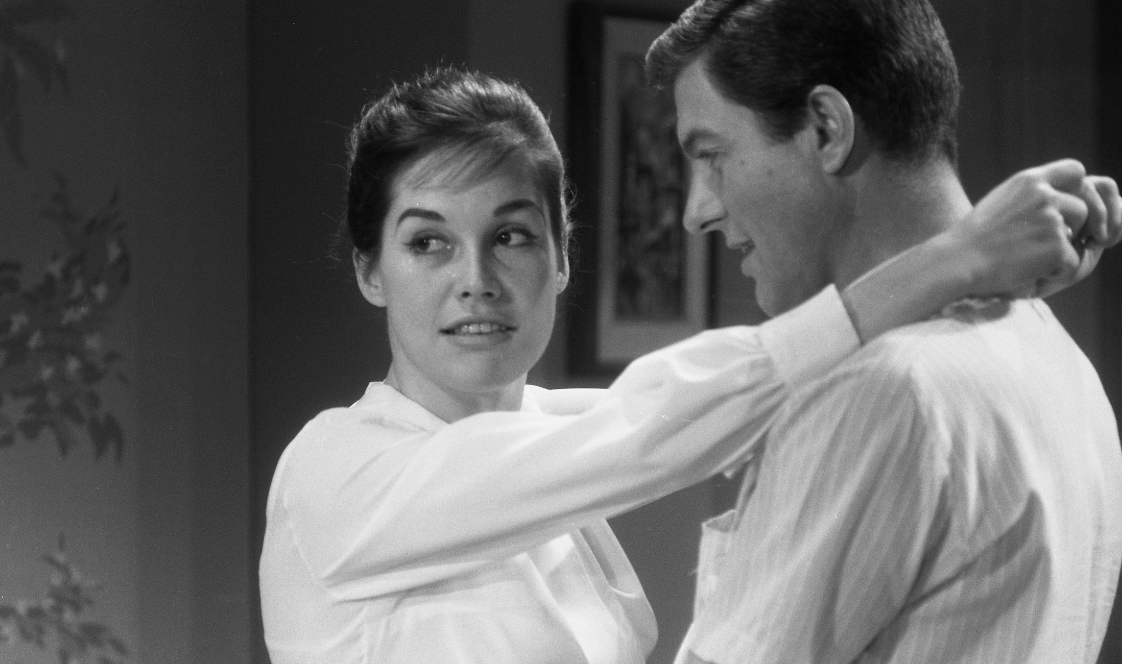 Actors Dick Van Dyke and Mary Tyler Moore in rehearsal for 'The Dick Van Dyke Show'