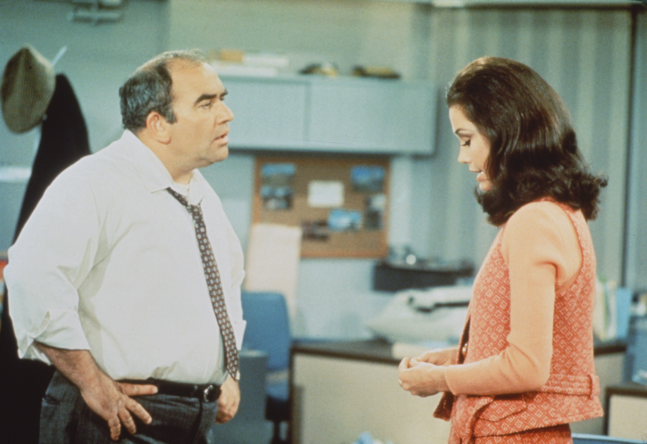Mary Tyler Moore as Mary Richards and Ed Asner as Lou Grant on 'The Mary Tyler Moore Show'