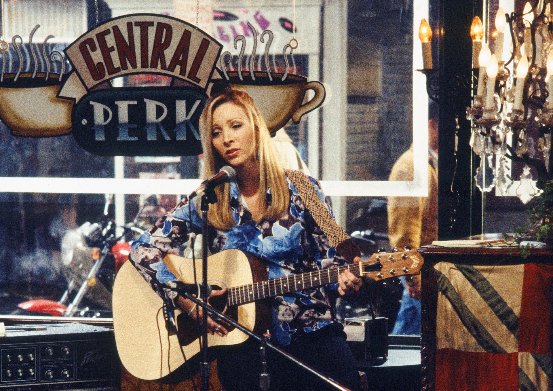 Lisa Kudrow as Phoebe Buffay