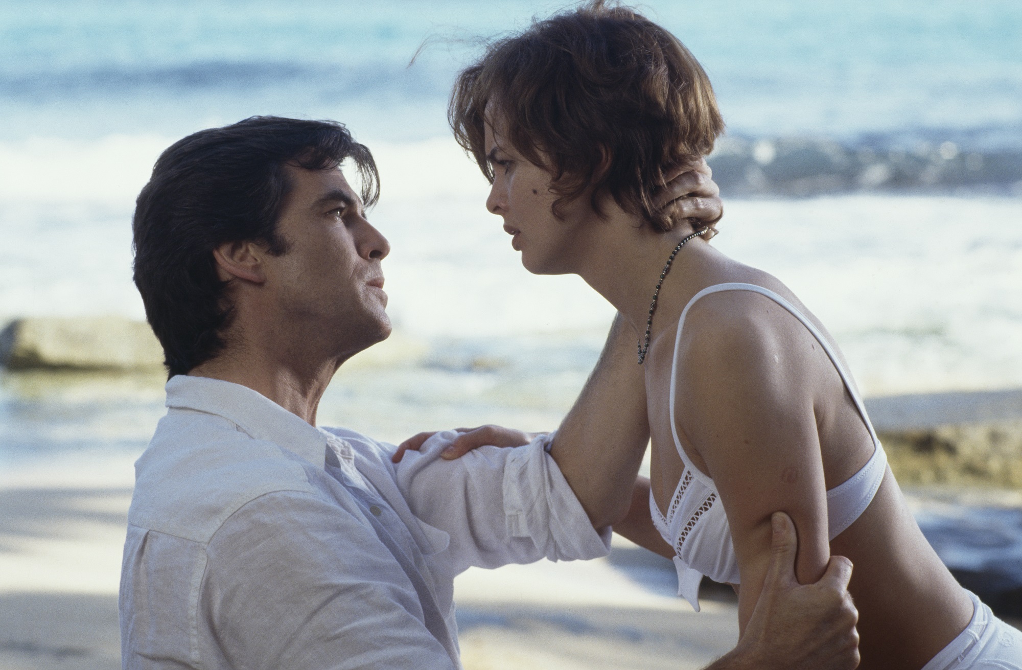 Pierce Brosnan and Izabella Scorupco