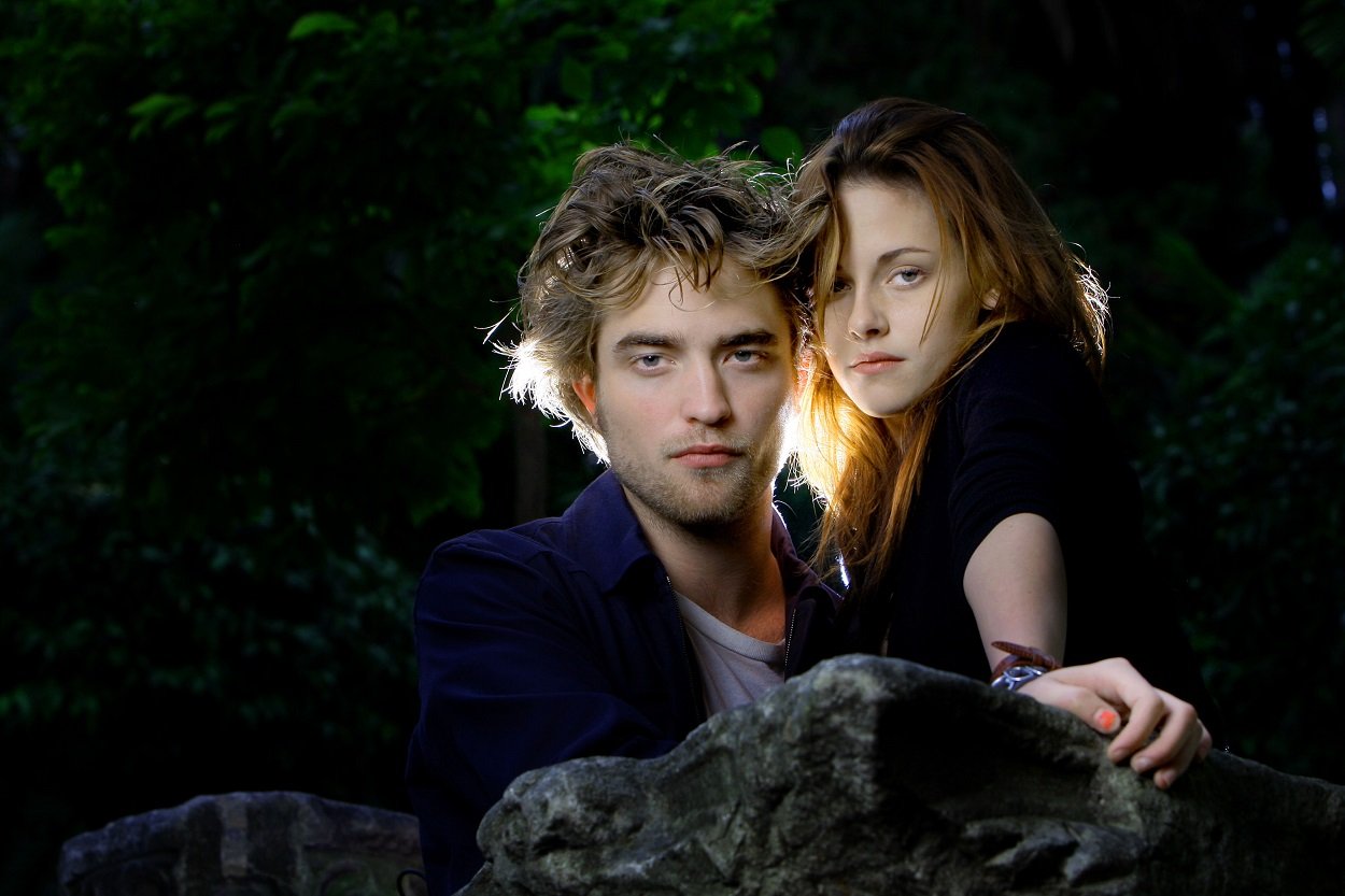 Twilight cast members Robert Pattinson and Kristen Stewart