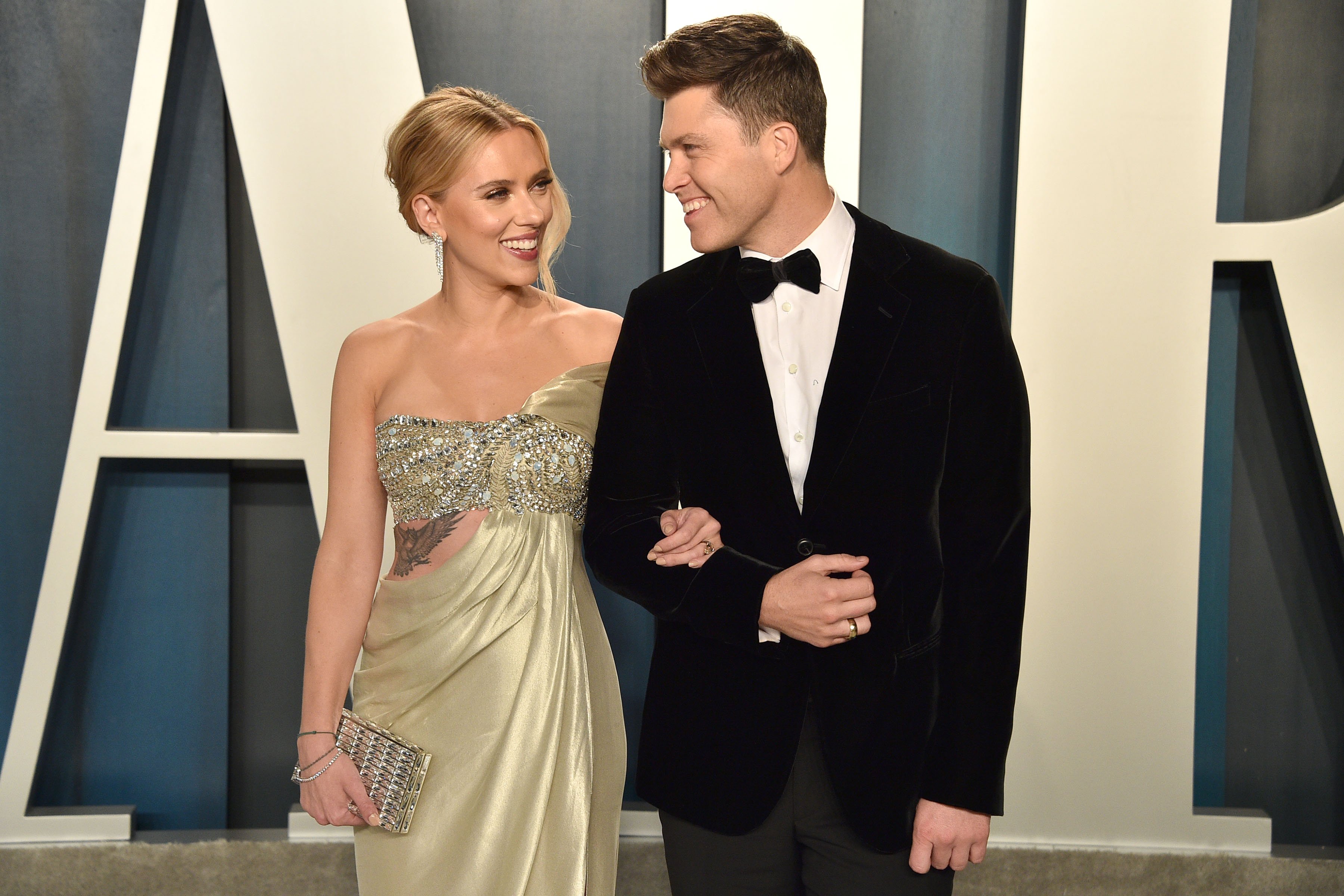 Scarlett Johansson and Colin Jost attend the 2020 Vanity Fair Oscar Party