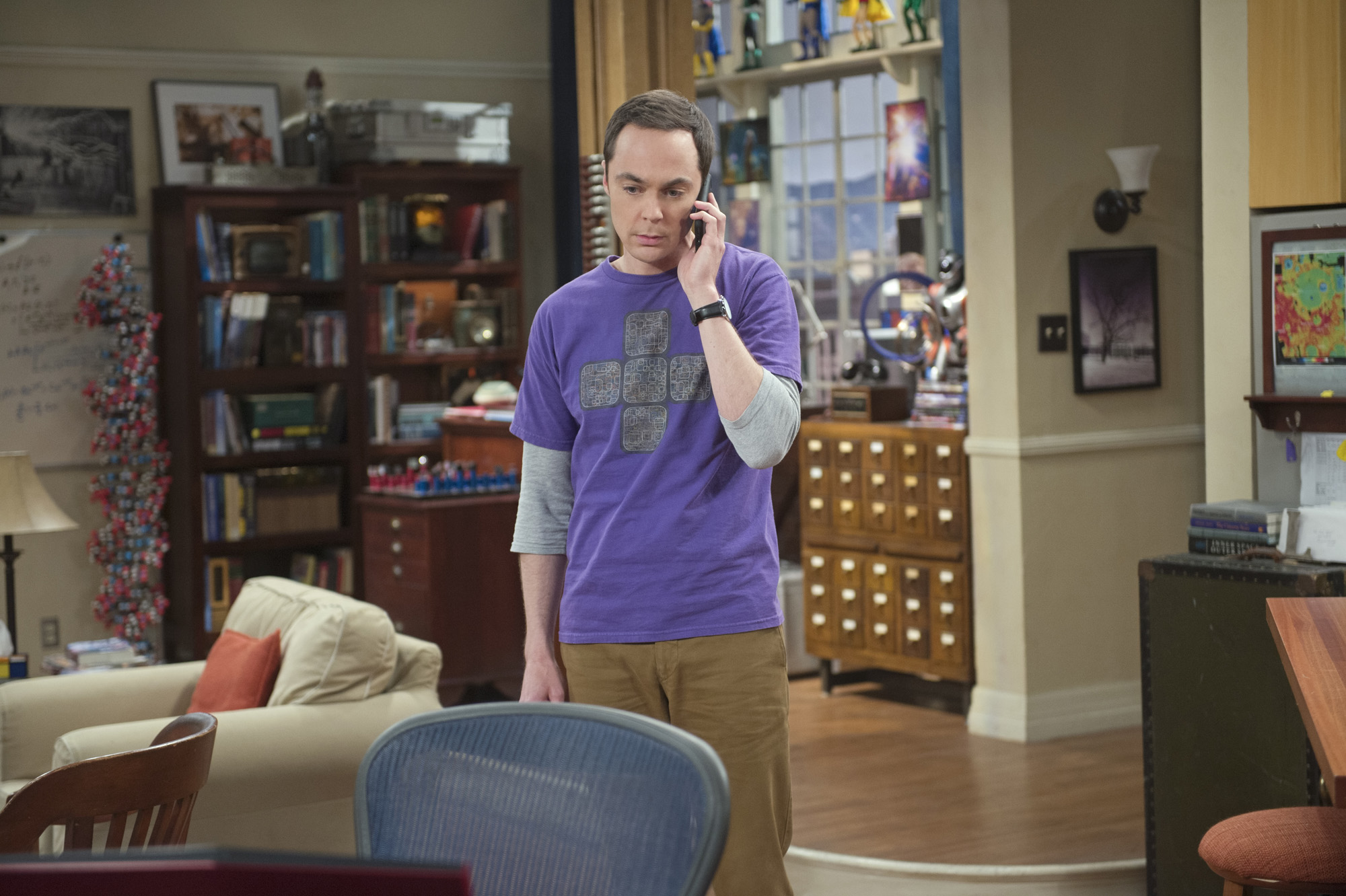 Sheldon Cooper speaks on the phone in 'The Big Bang Theory'