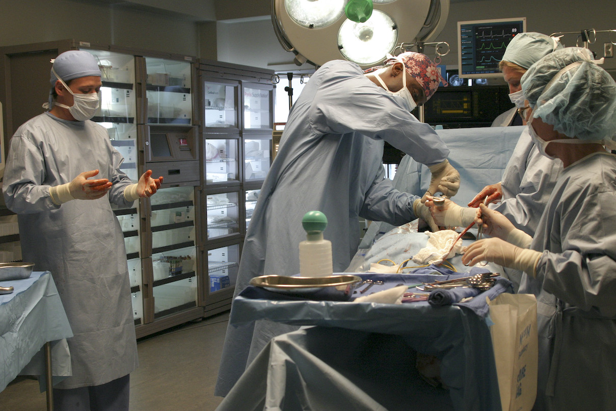 T.R. Knight and Isaiah Washington in a scene from the 'Grey's Anatomy' pilot episode