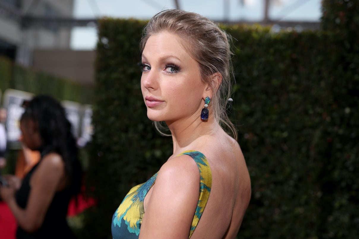 Taylor Swift attends the 2020 Golden Globe Awards
