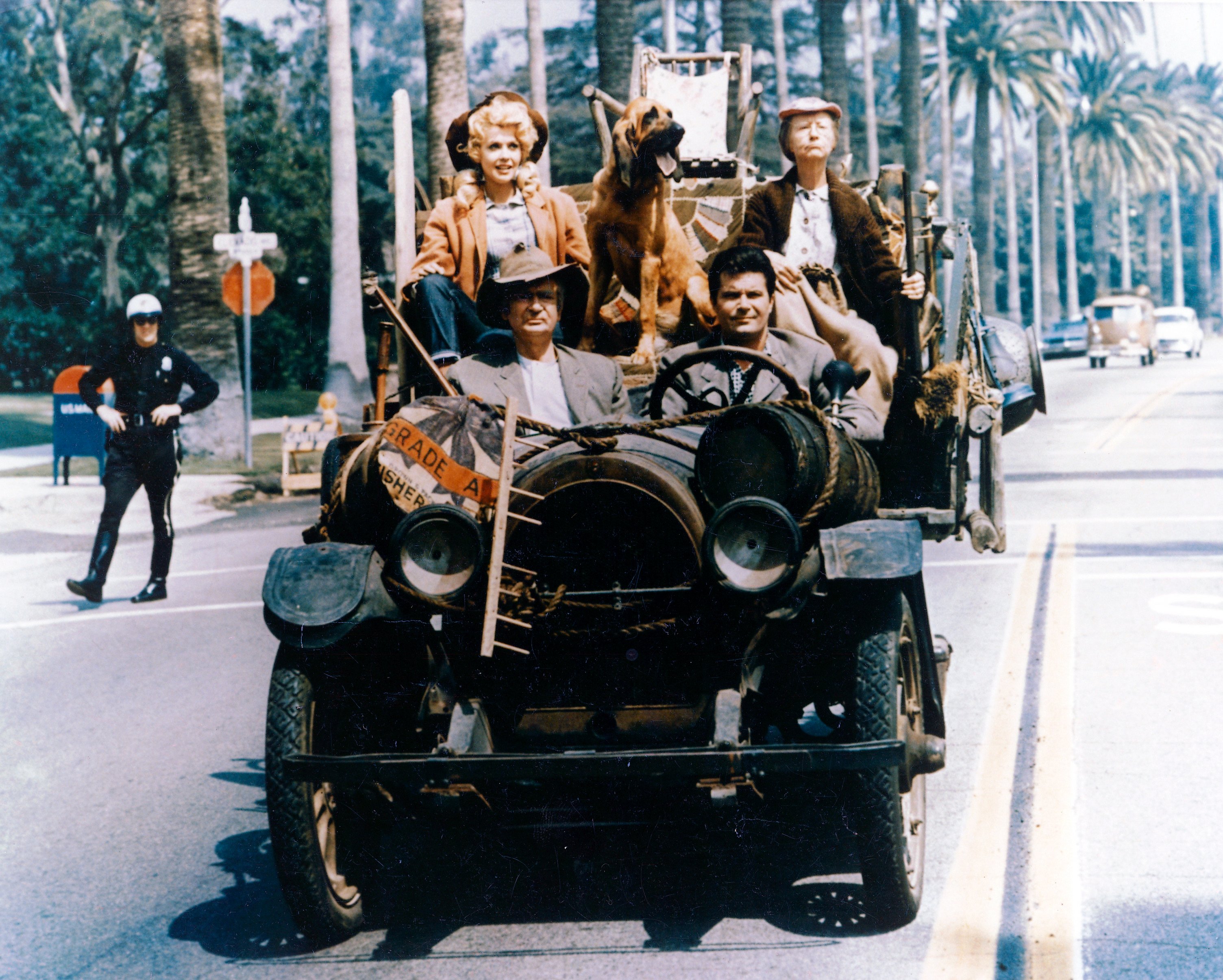 The Beverly Hillbillies in a car