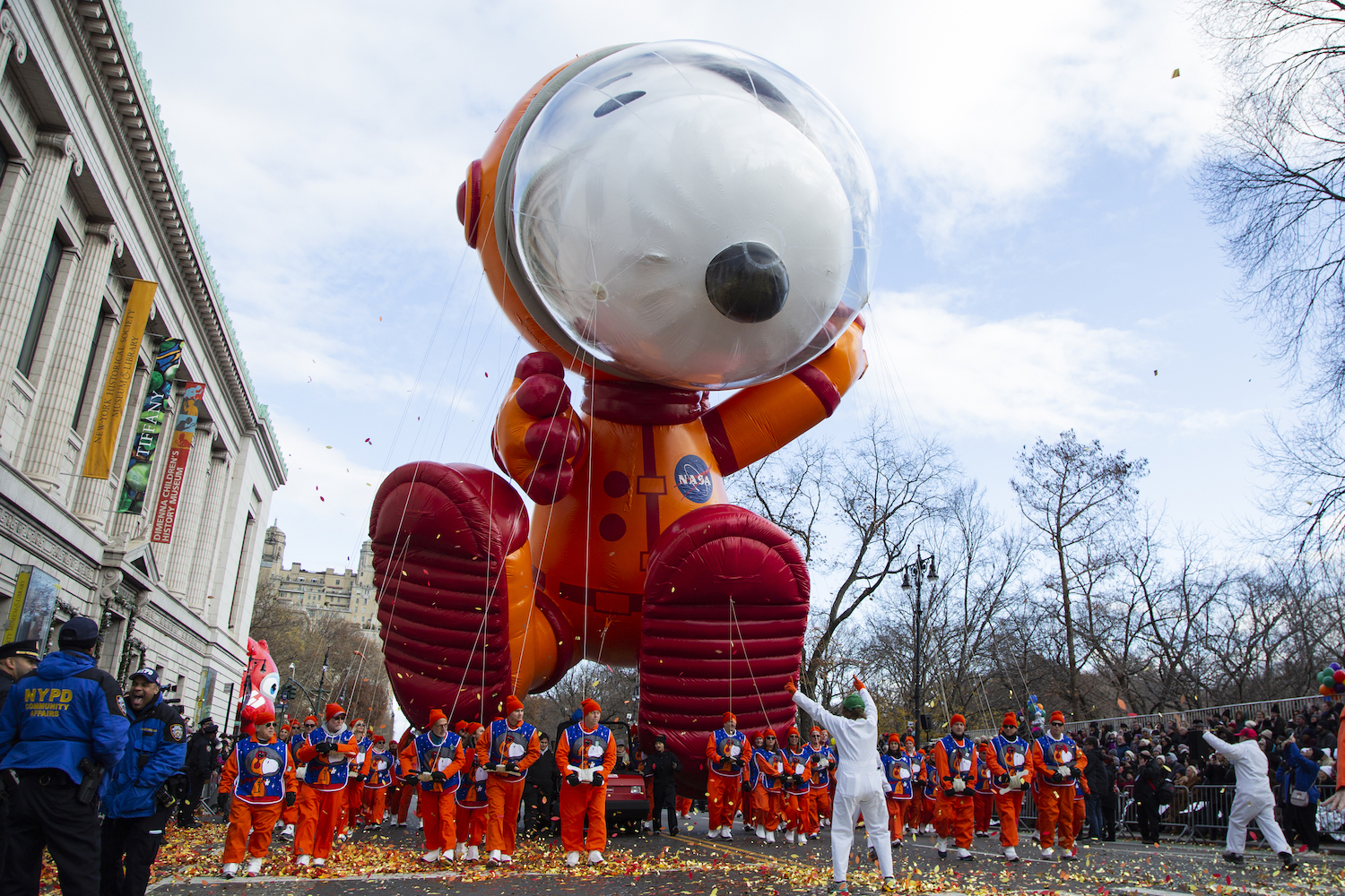 Astronaut Snoopy balloon