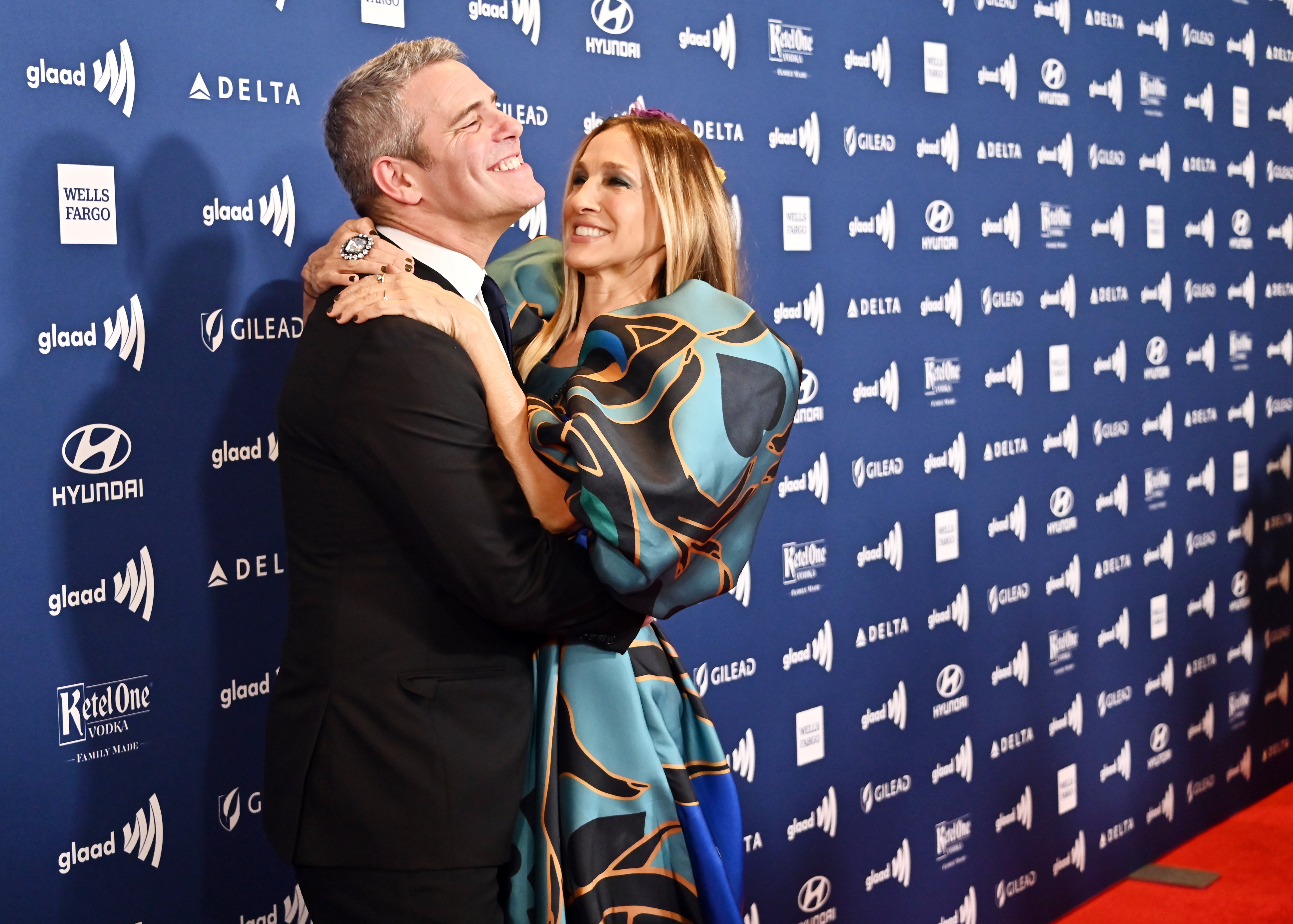 Andy Cohen and Sarah Jessica Parker attend the 30th Annual GLAAD Media Awards