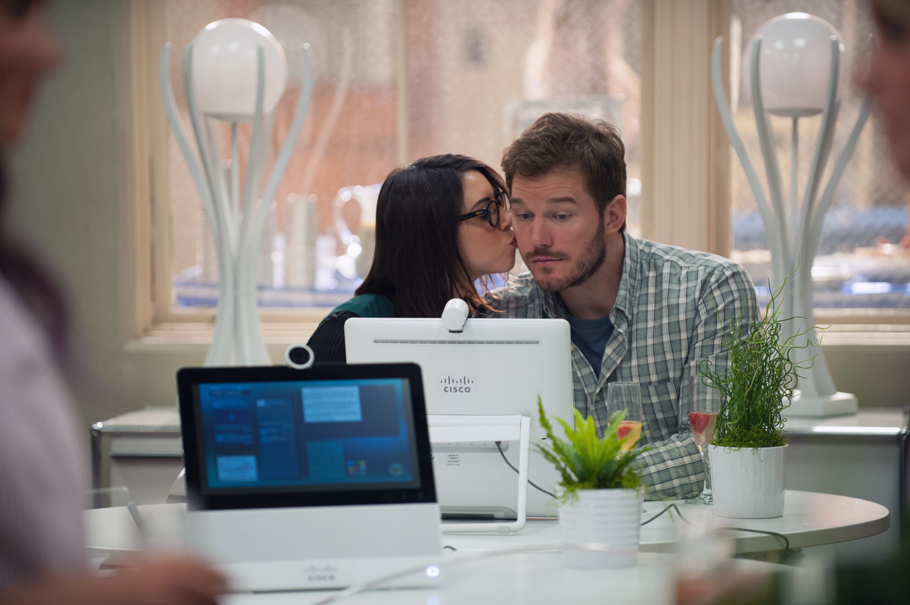 Aubrey Plaza and Chris Pratt