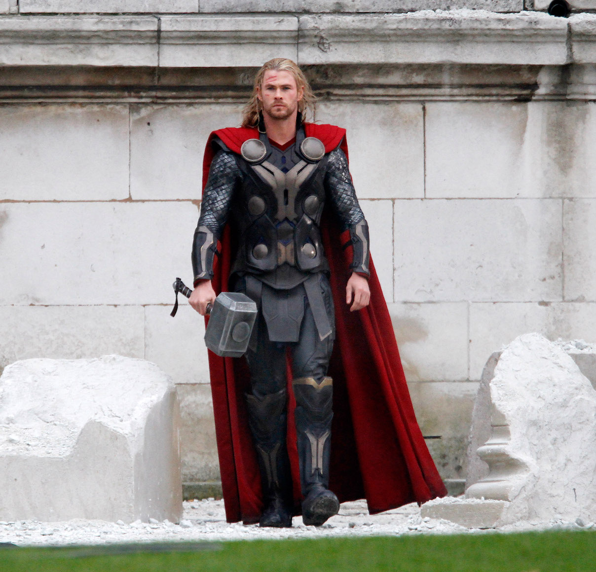Chris Hemsworth filming 'Thor The Dark World'