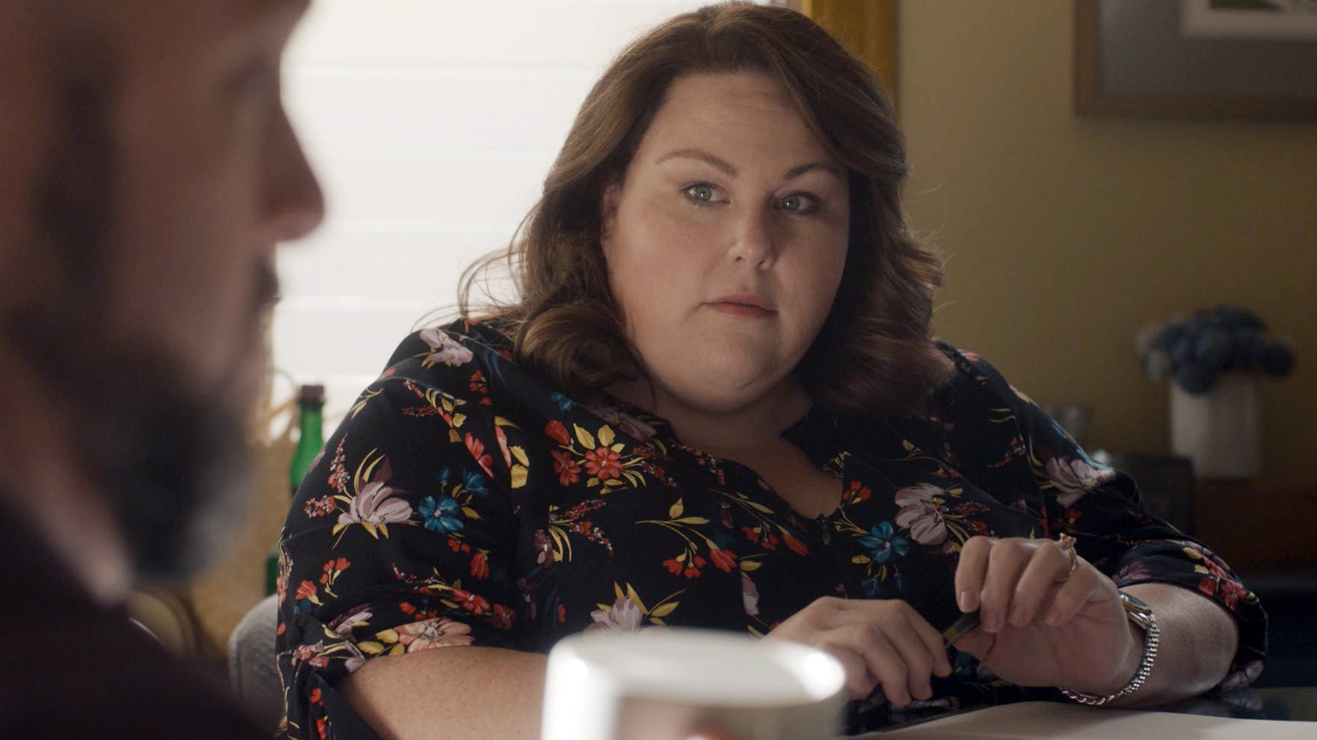 Chris Sullivan as Toby and Chrissy Metz as Kate Pearson on 'This Is Us' Season 5 Episode 4