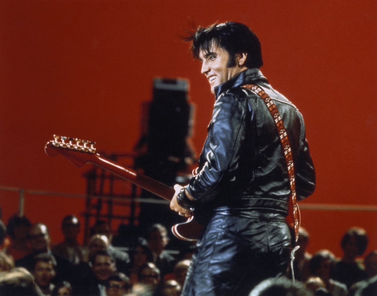 Elvis Presley Once Shocked His Neighbors by Singing Christmas Carols