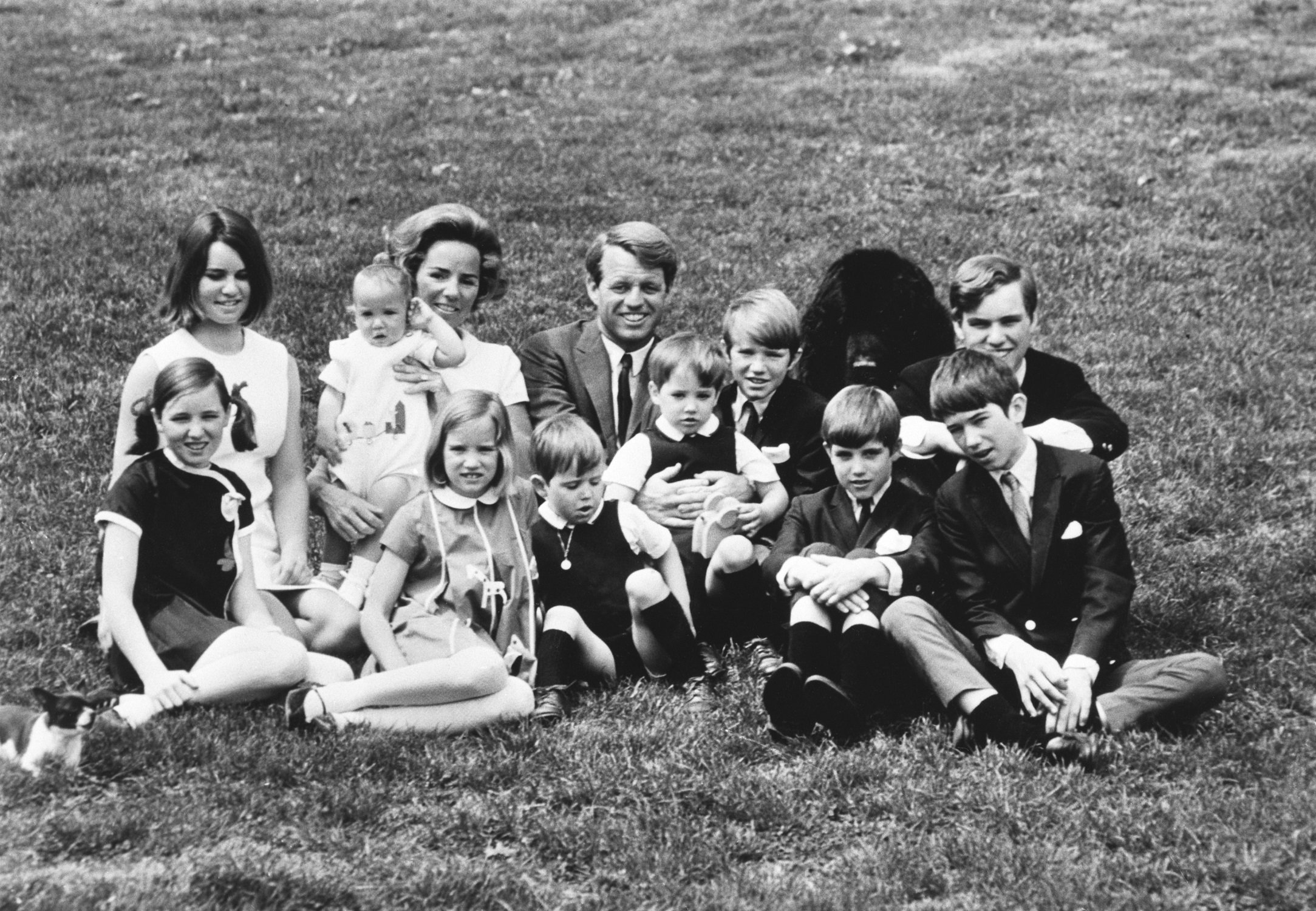 Robert Kennedy, Ethel Kennedy and ten of their eleven children in 1965