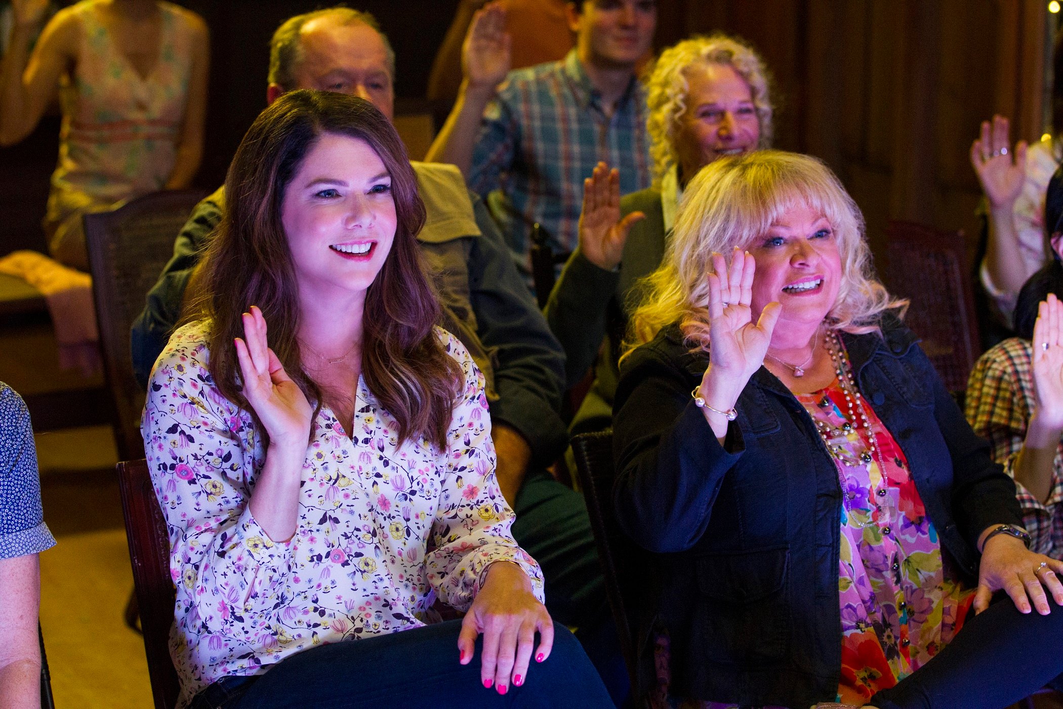 Lauren Graham as Lorelai Gilmore and Sally Struthers as Babette Dell in 'Gilmore Girls: A Year in the Life'