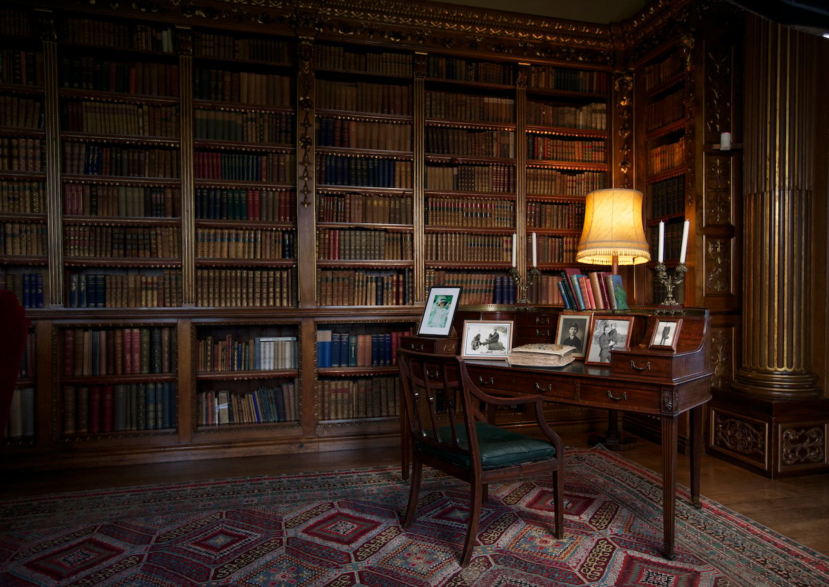 The Earl's desk is displayed in the library in Highclere Castle on March 15, 2011 in Newbury, England | Matthew Lloyd/Getty Images