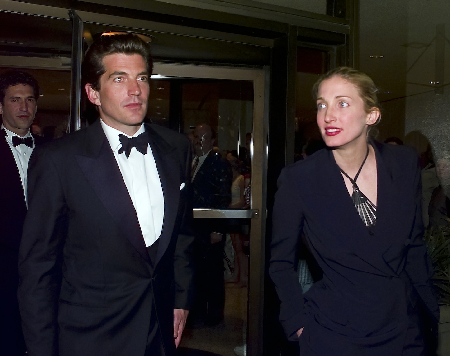 John F. Kennedy Jr. and Carolyn Bessette-Kennedy leaving the White House Correspondents' Dinner in May 1999