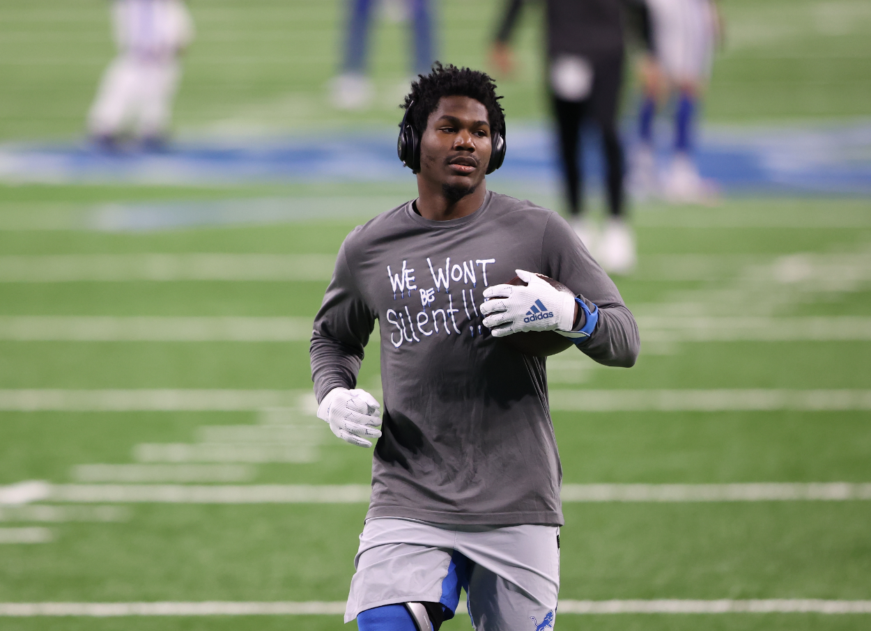 Kerryon Johnson #33 of the Detroit Lions warms up prior to the game against the Indianapolis Colts at Ford Field